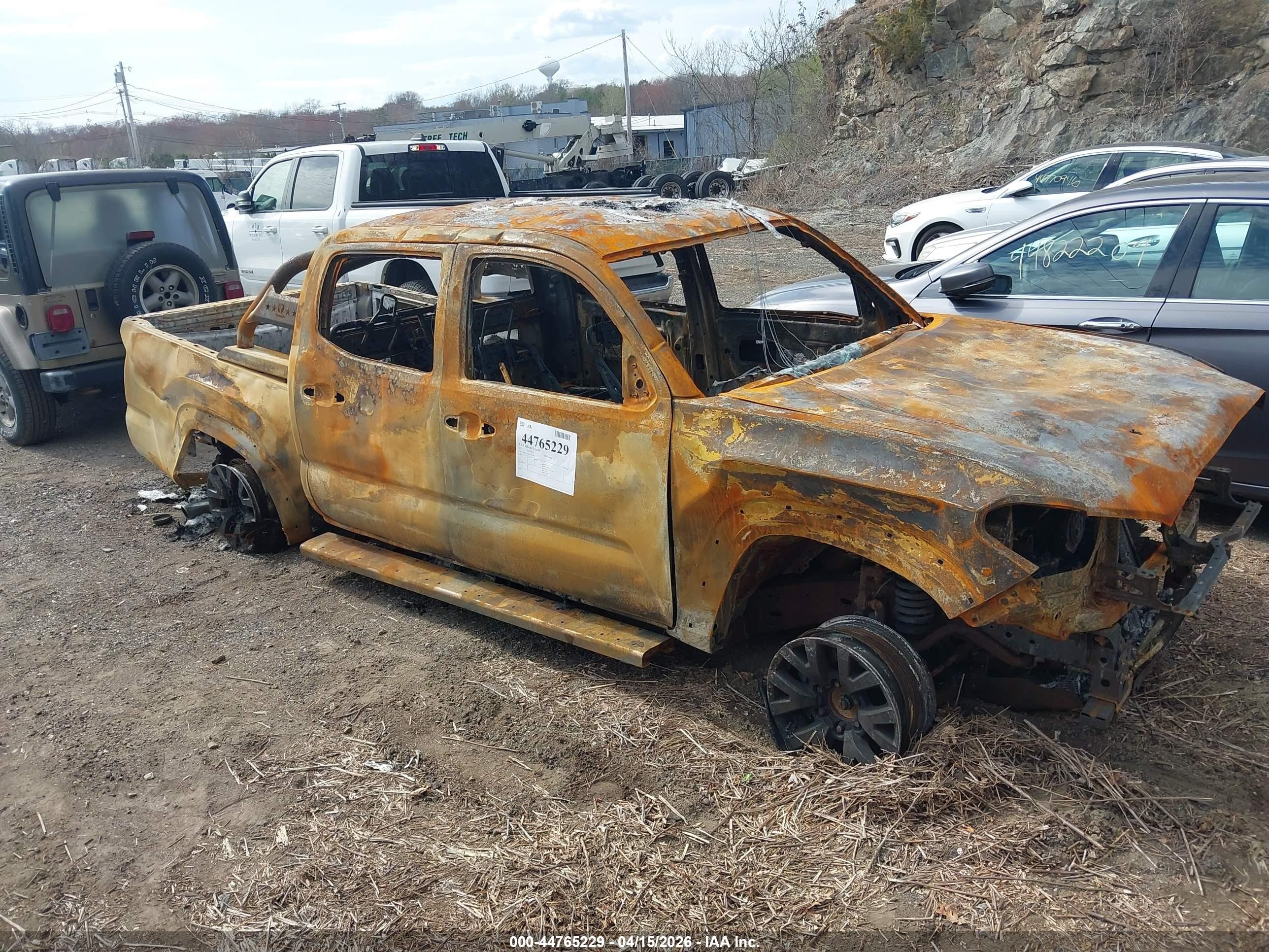 2023 Toyota Tacoma Sr5 V6 Gold vin: 3TYCZ5AN0PT105966