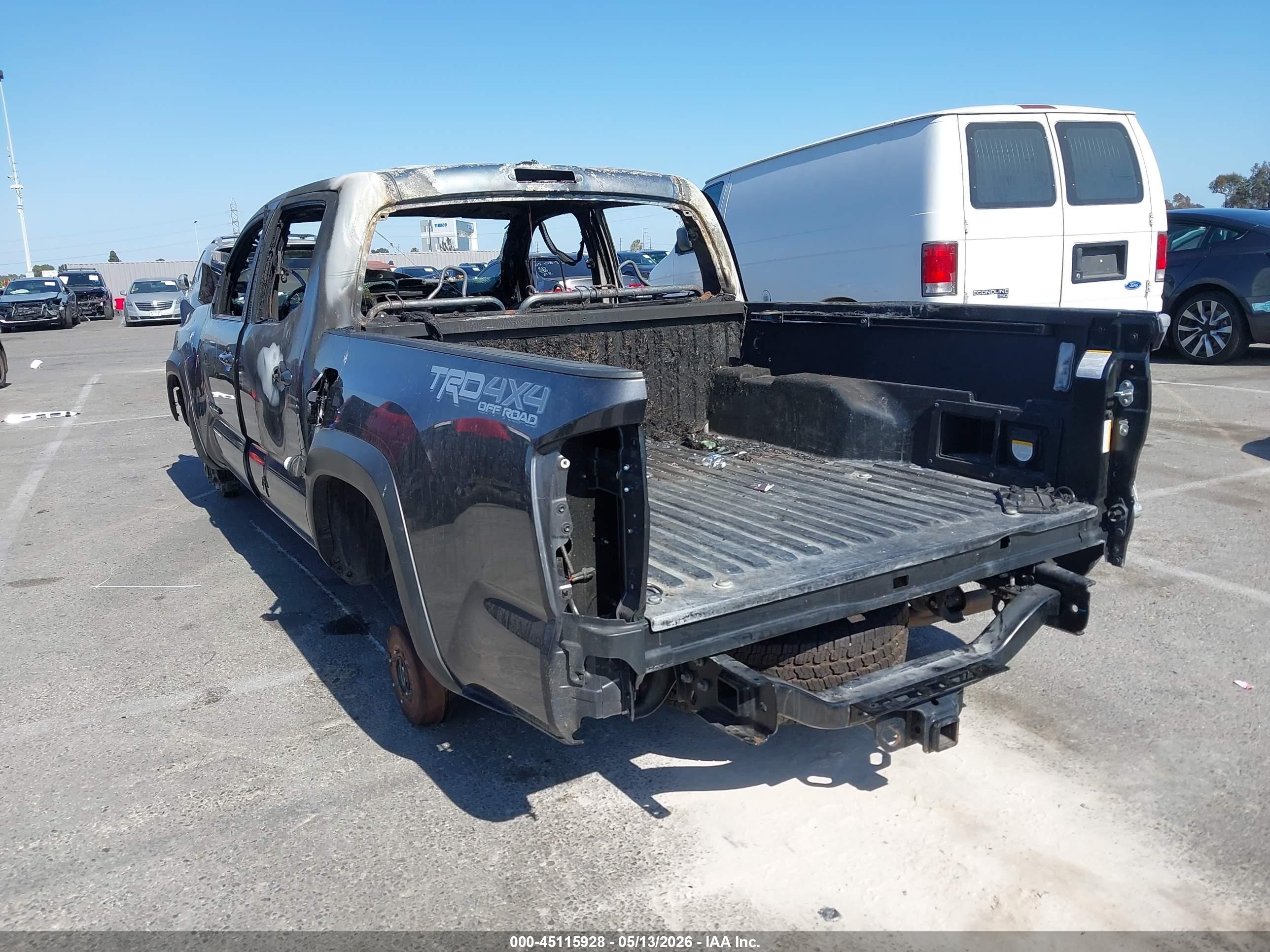 2023 Toyota Tacoma Trd Off Road Черный vin: 3TYCZ5AN3PT173159