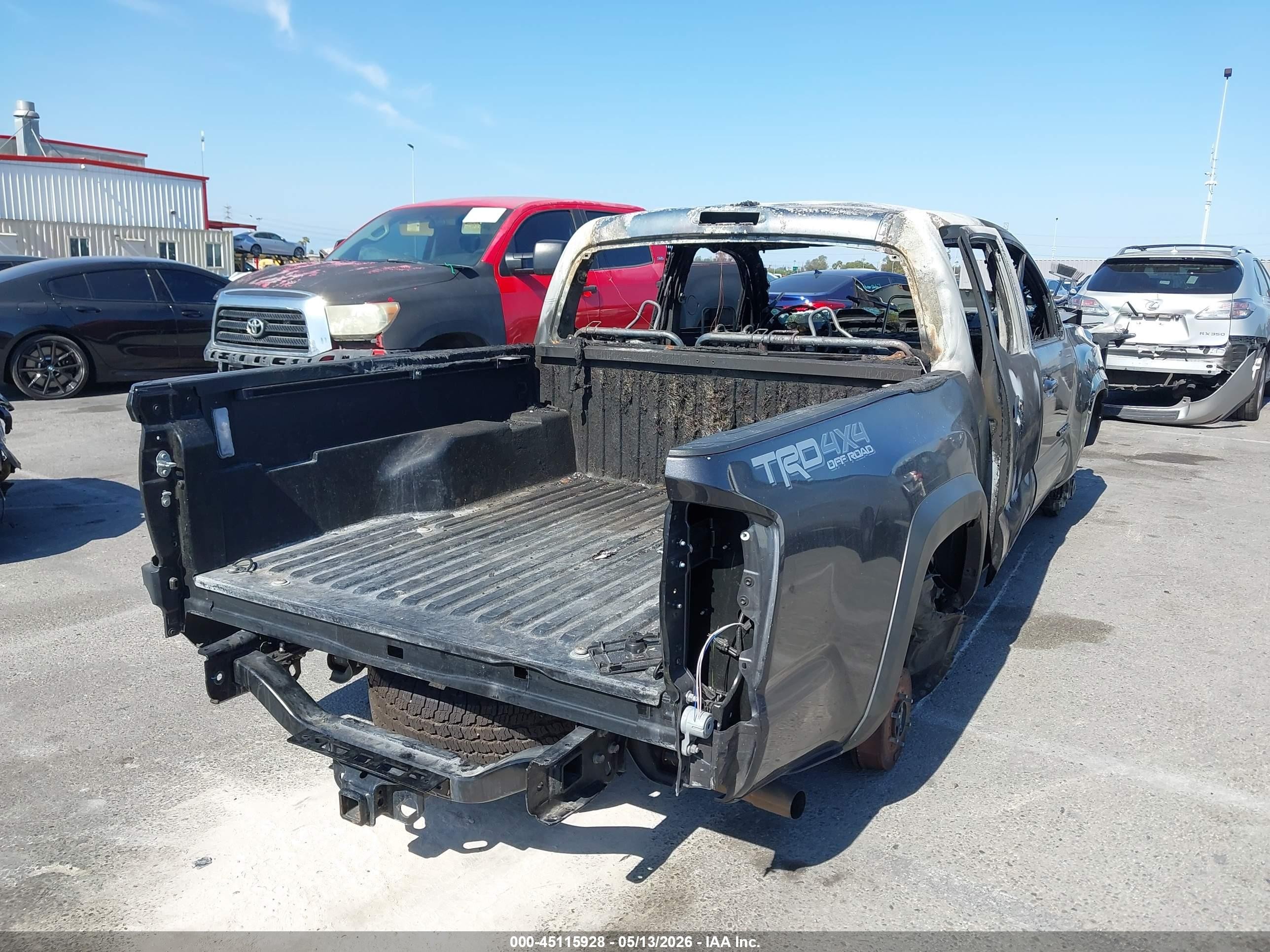 2023 Toyota Tacoma Trd Off Road Черный vin: 3TYCZ5AN3PT173159