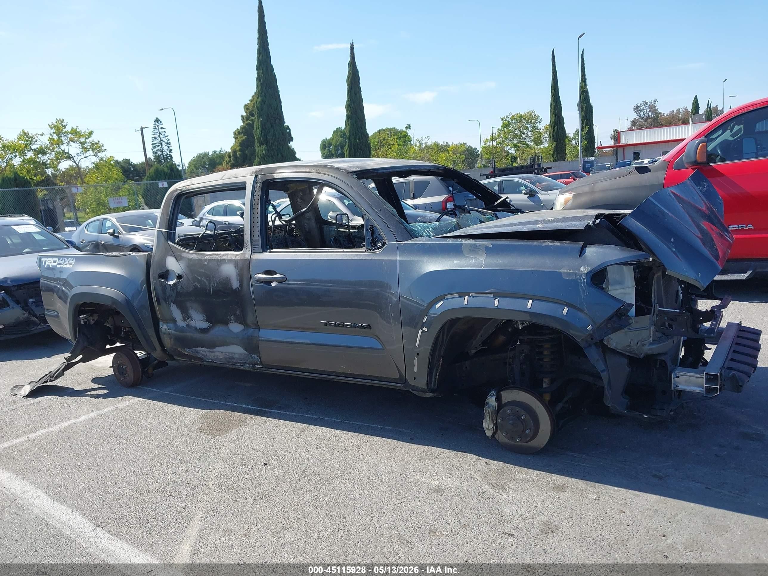 2023 Toyota Tacoma Trd Off Road Черный vin: 3TYCZ5AN3PT173159