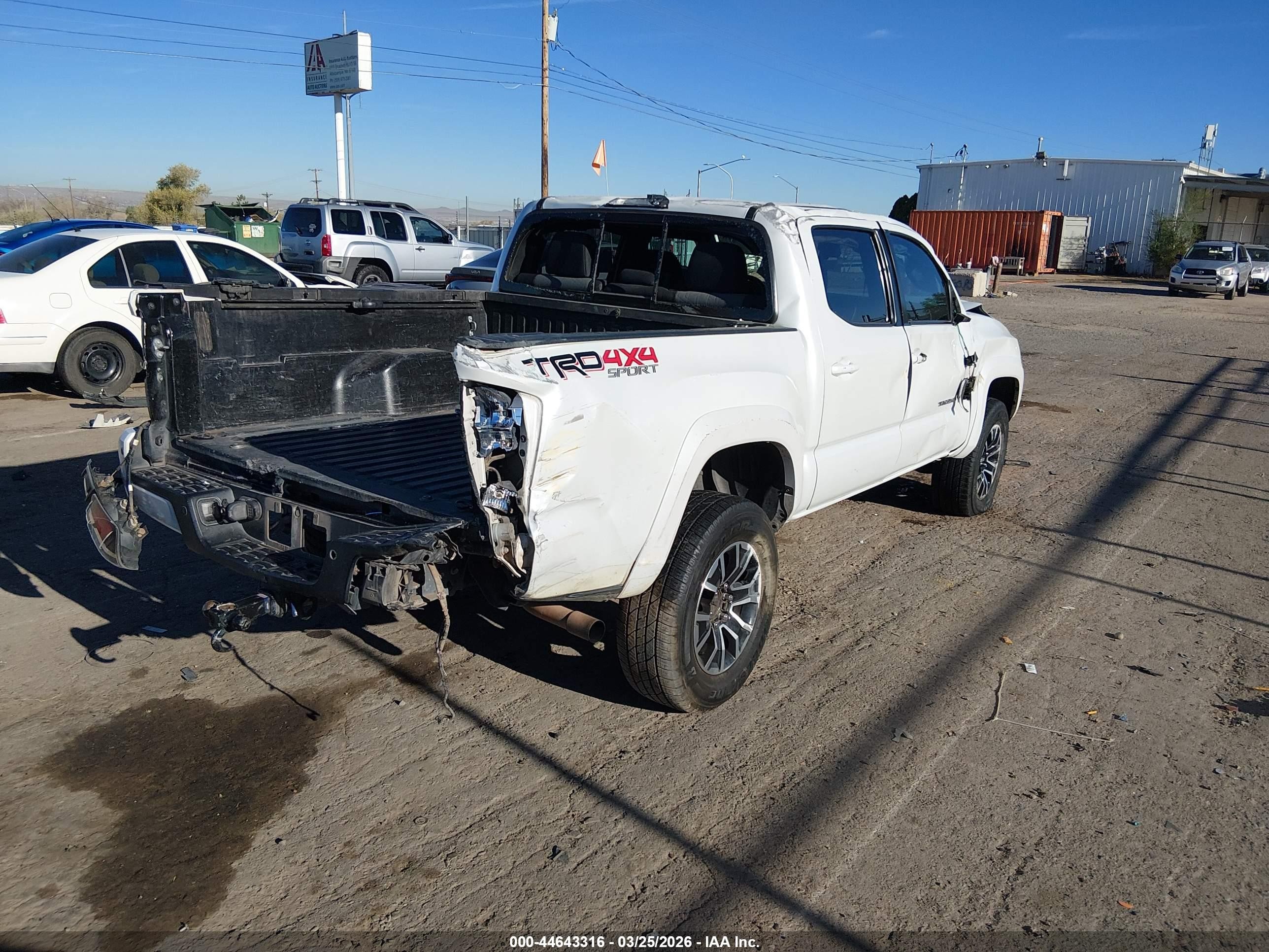 2021 Toyota Tacoma Trd Sport White vin: 3TYCZ5AN4MT033617