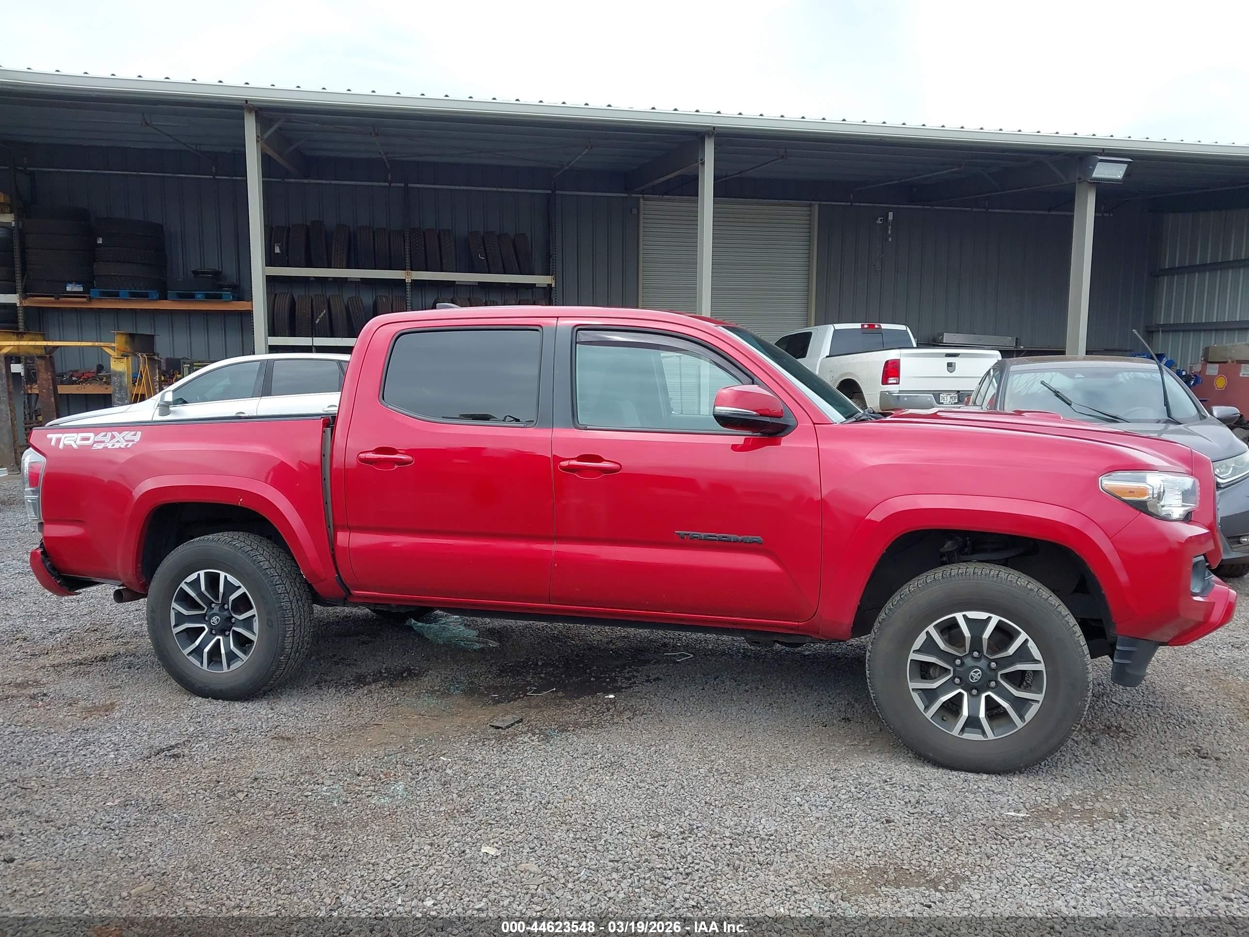 2021 Toyota Tacoma Sr V6/sr5 V6/trd Off-road/trd Pro/trd Sport Красный vin: 3TYCZ5AN6MT052699