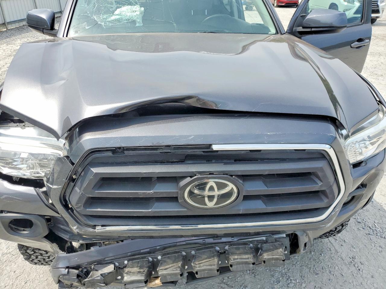 2020 Toyota Tacoma Sr5 V6 Silver vin: 3TYCZ5AN8LT007150