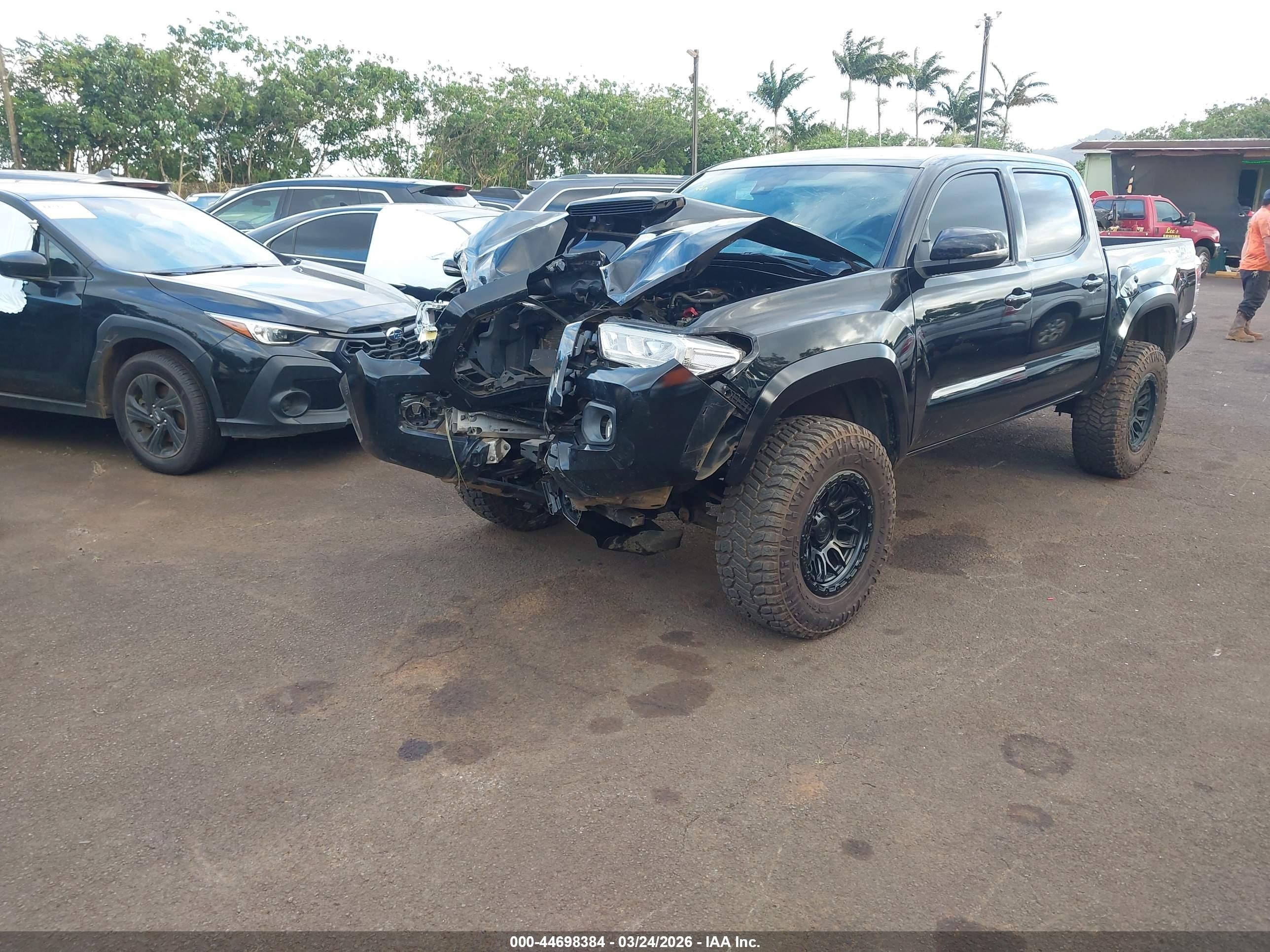 2022 Toyota Tacoma Black vin: 3TYCZ5ANXNT063870