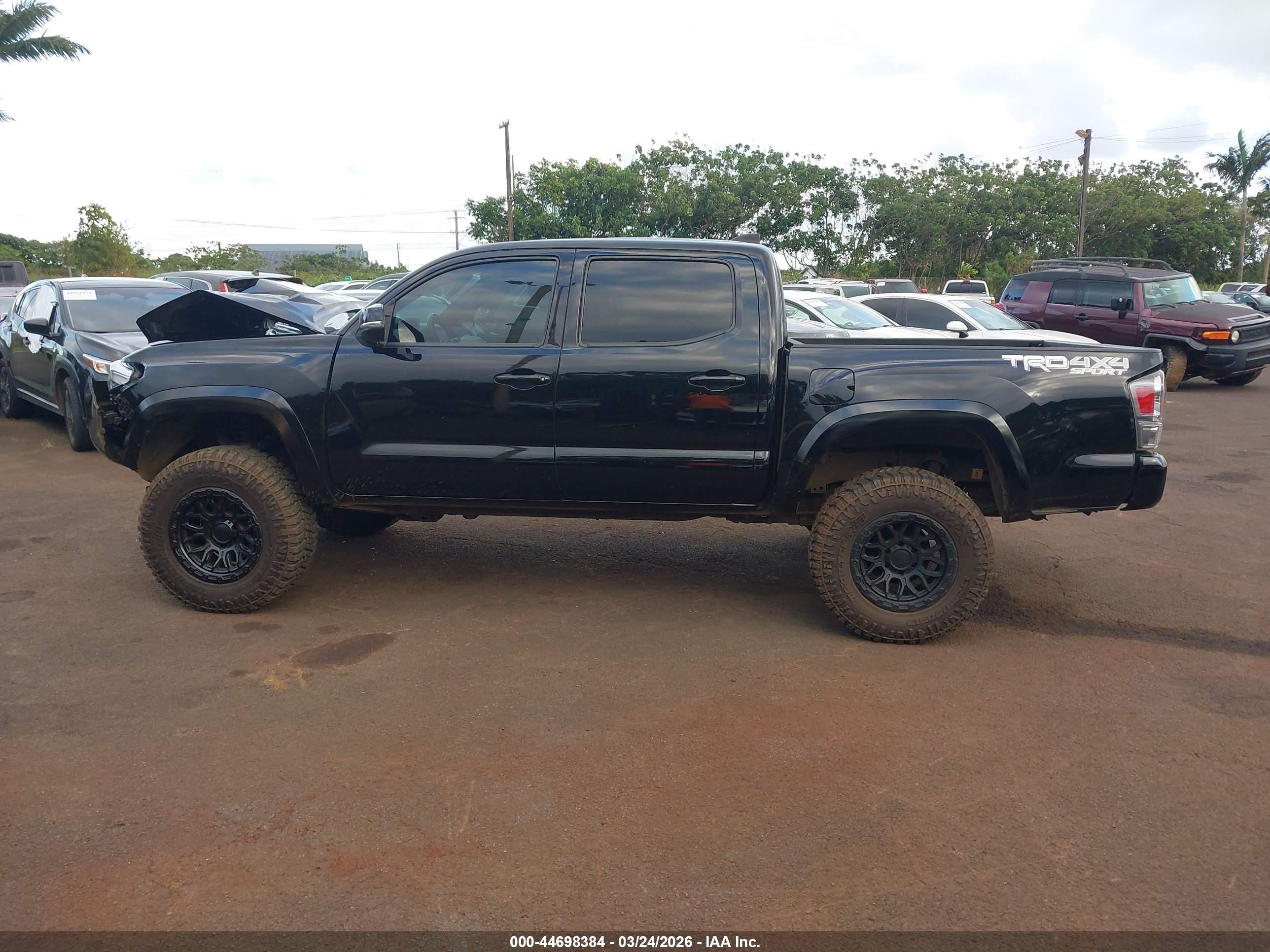 2022 Toyota Tacoma Black vin: 3TYCZ5ANXNT063870