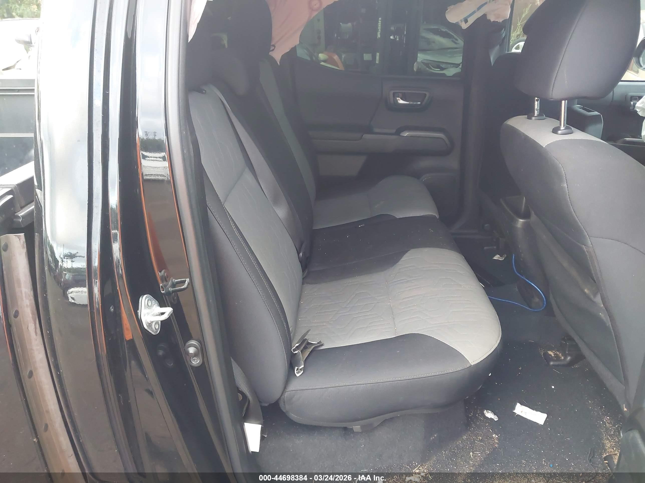 2022 Toyota Tacoma Black vin: 3TYCZ5ANXNT063870