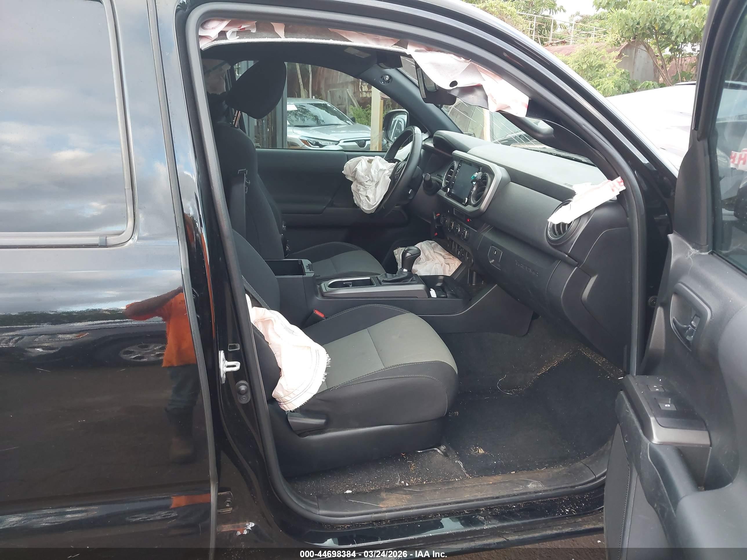 2022 Toyota Tacoma Black vin: 3TYCZ5ANXNT063870