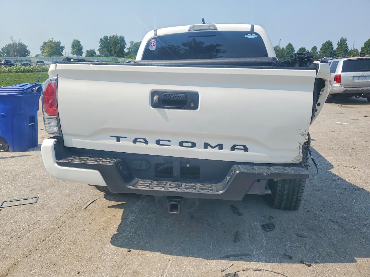 2022 Toyota Tacoma Trd Sport White vin: 3TYCZ5ANXNT086100
