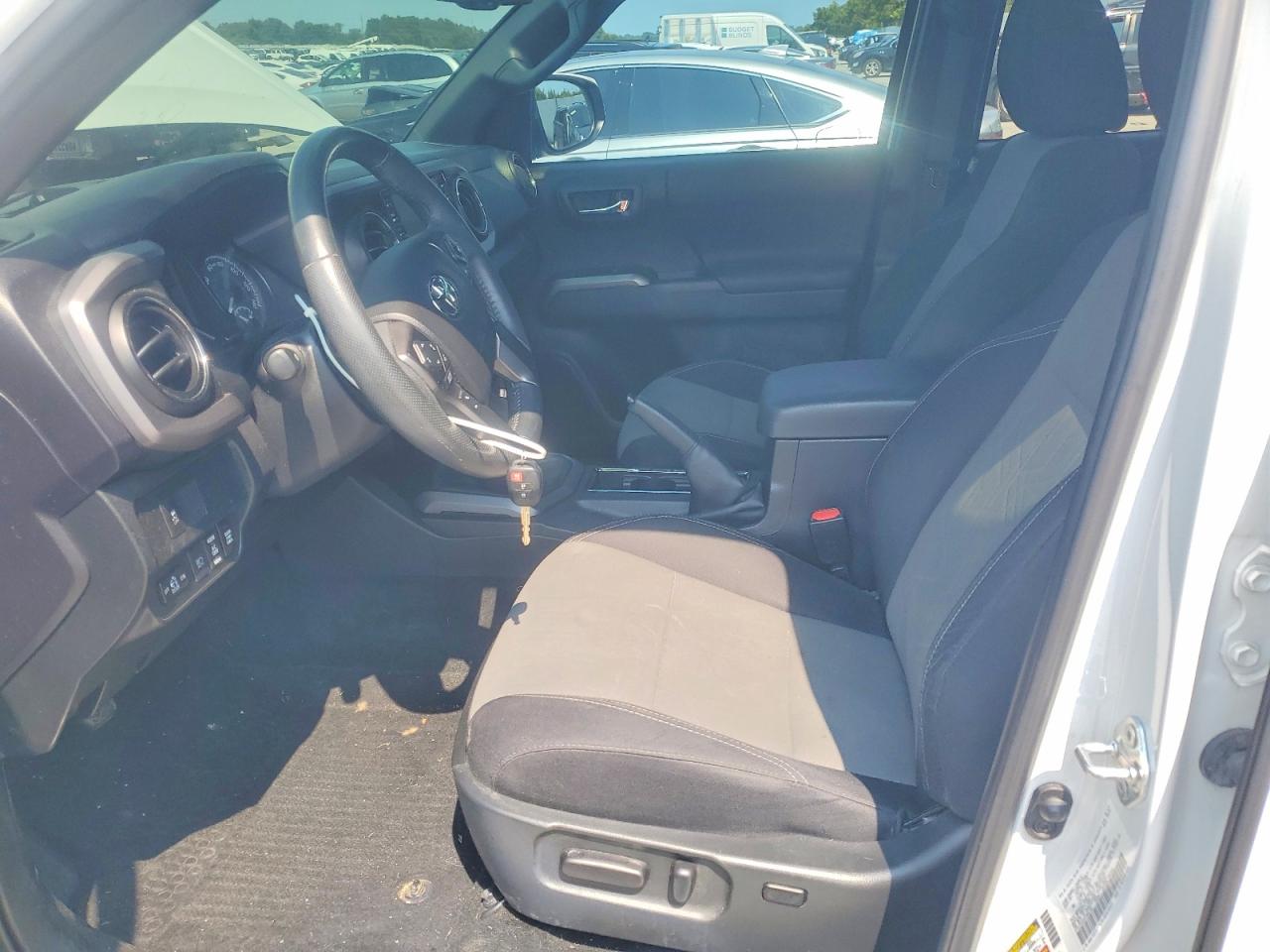 2022 Toyota Tacoma Trd Sport White vin: 3TYCZ5ANXNT086100