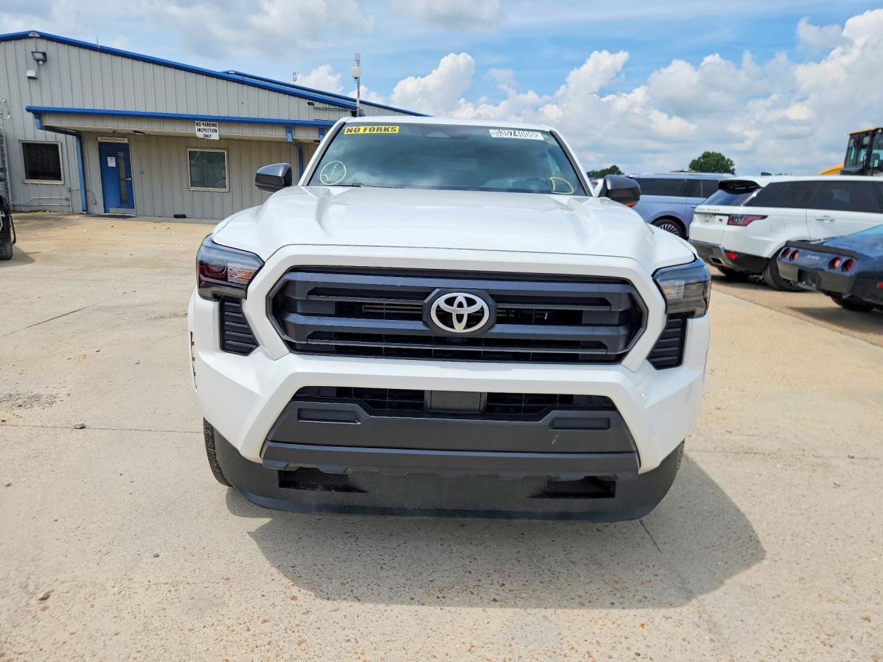2024 Toyota Tacoma Sr White vin: 3TYJDAHN2RT006623