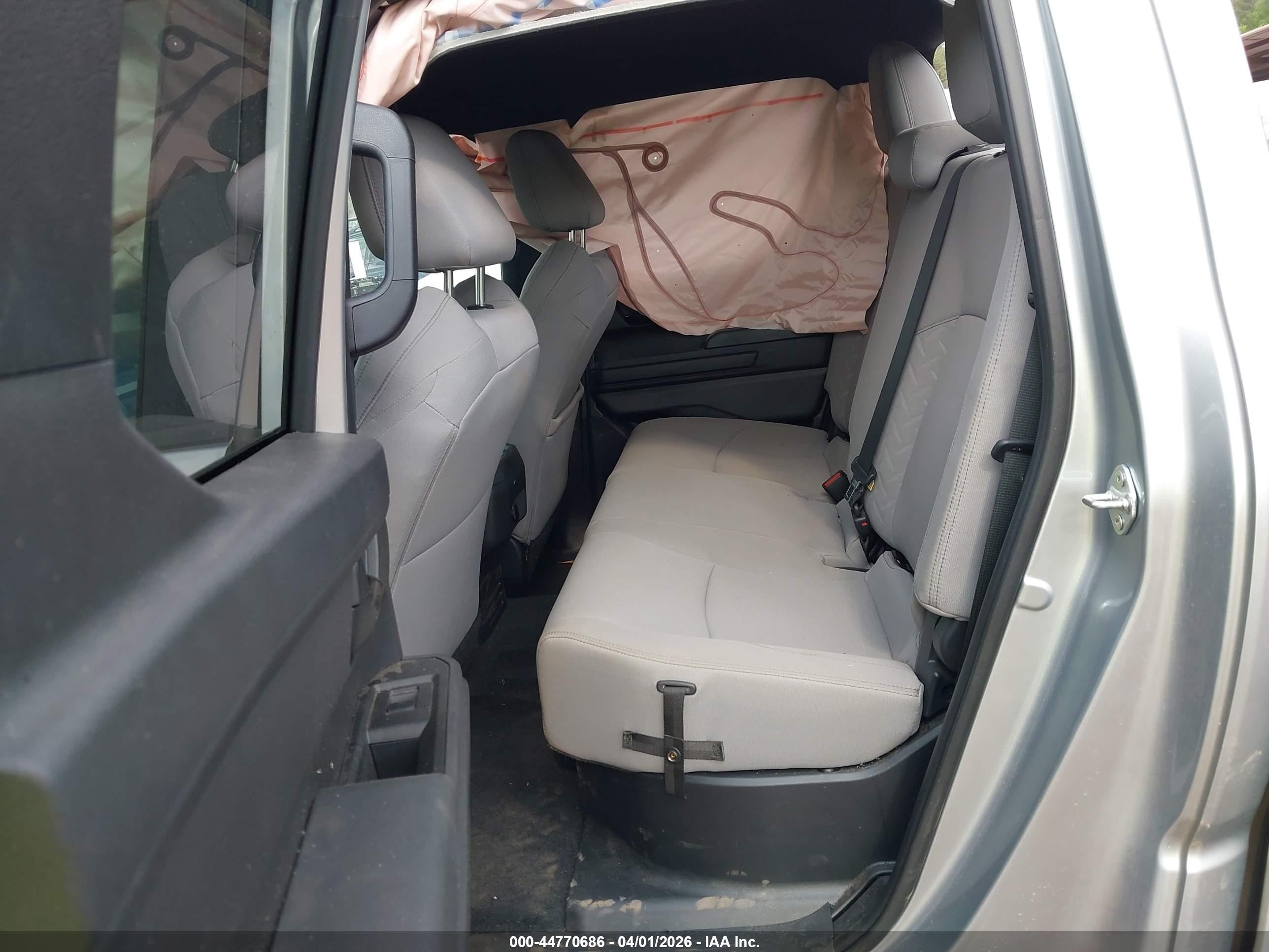 2024 Toyota Tacoma Sr5 Серебряный vin: 3TYKB5FN3RT012113