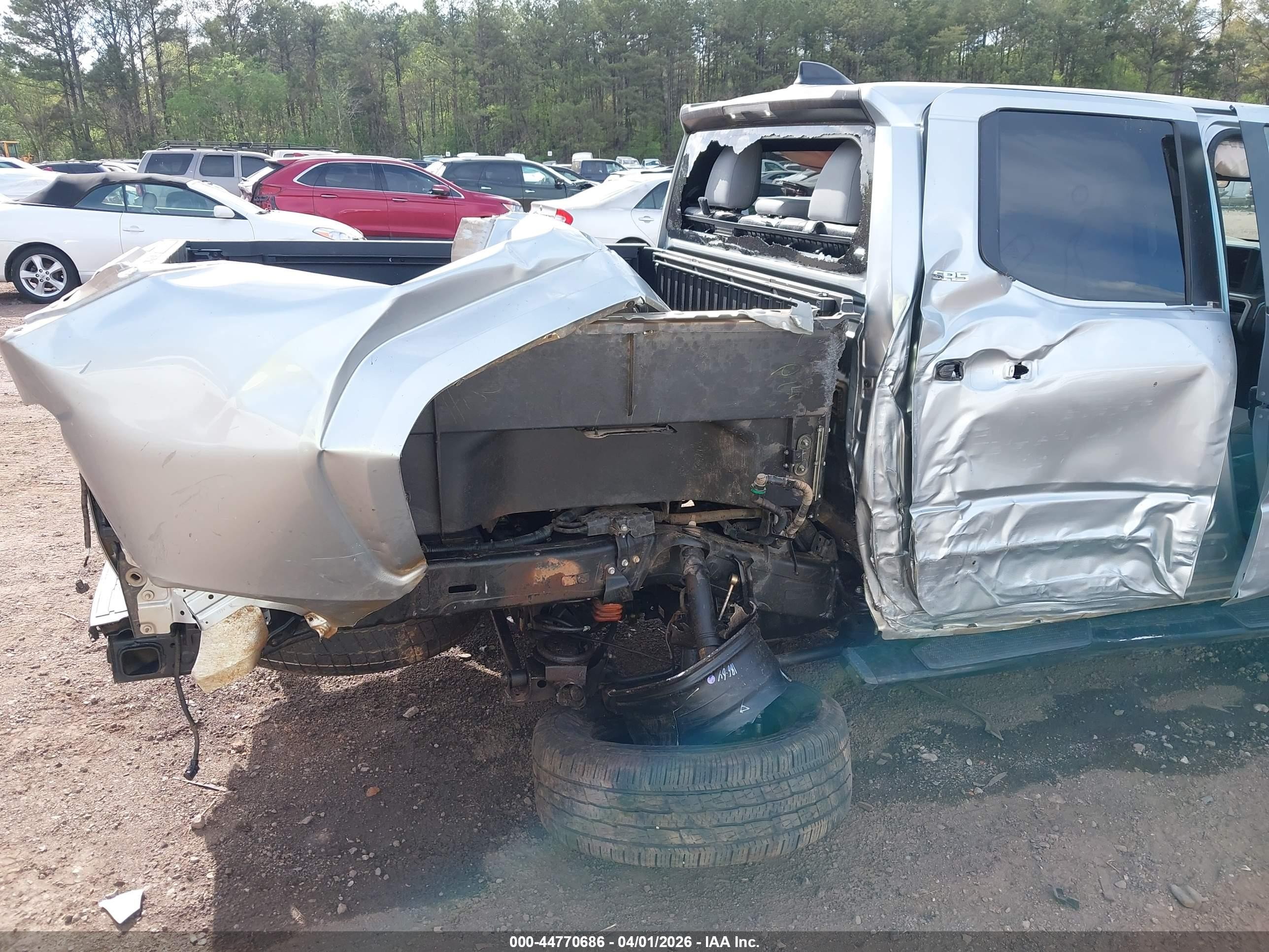 2024 Toyota Tacoma Sr5 Серебряный vin: 3TYKB5FN3RT012113