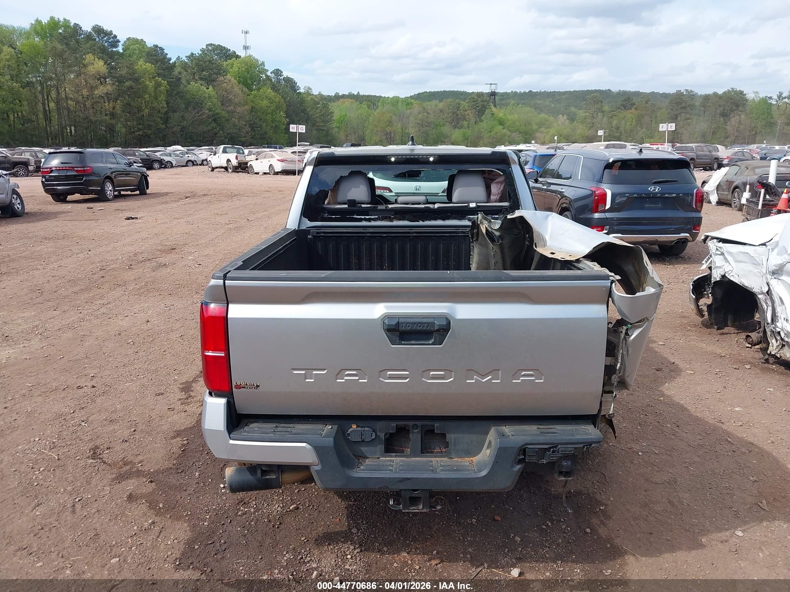 2024 Toyota Tacoma Sr5 Серебряный vin: 3TYKB5FN3RT012113