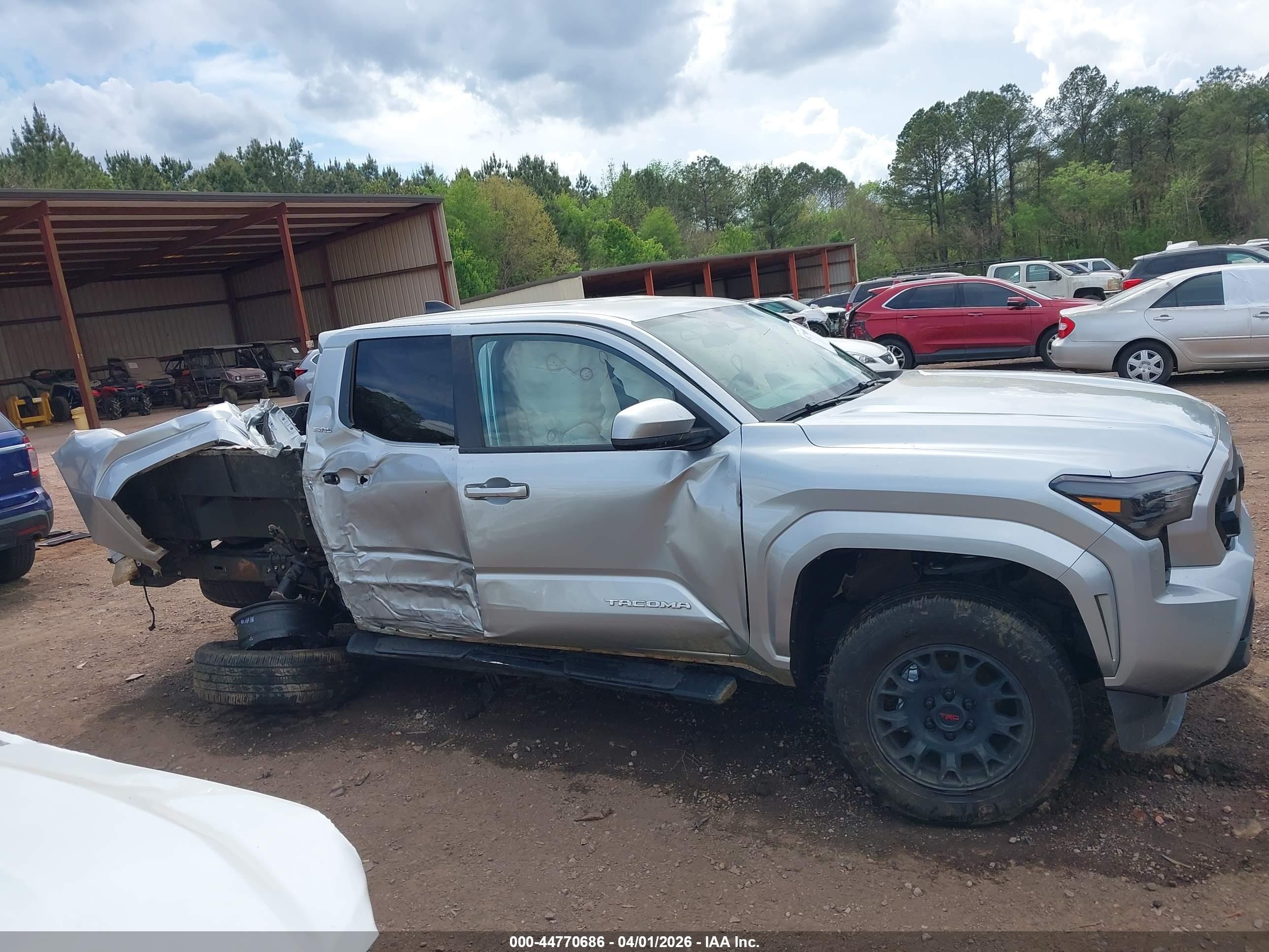 2024 Toyota Tacoma Sr5 Серебряный vin: 3TYKB5FN3RT012113