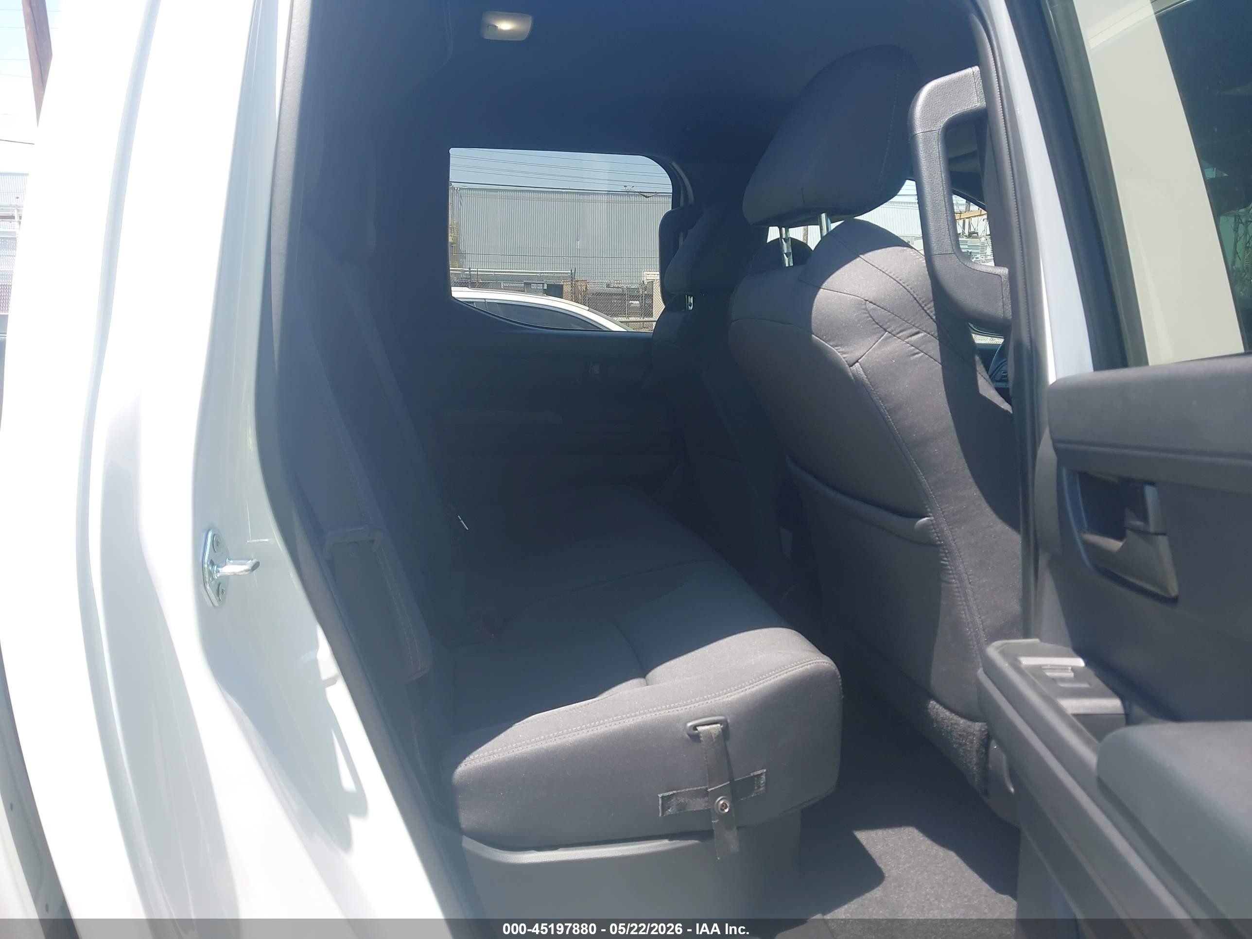 2024 Toyota Tacoma Sr Белый vin: 3TYKD5HN1RT006771