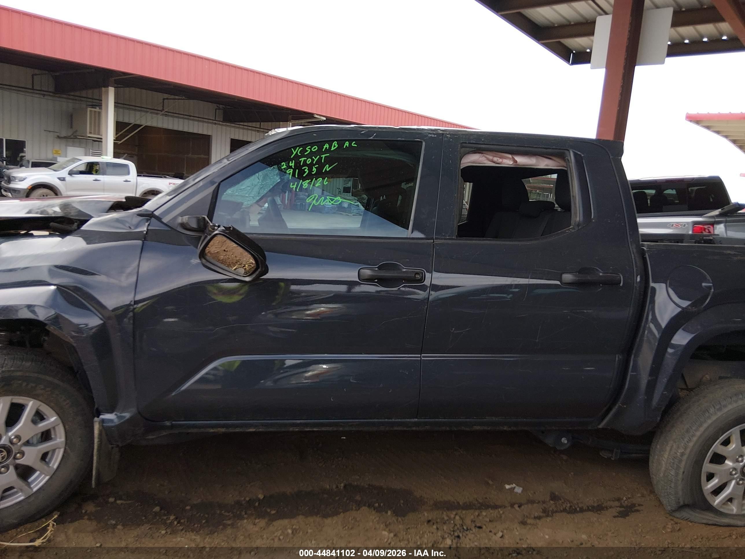 2024 Toyota Tacoma Sr Серый vin: 3TYKD5HNXRT009135