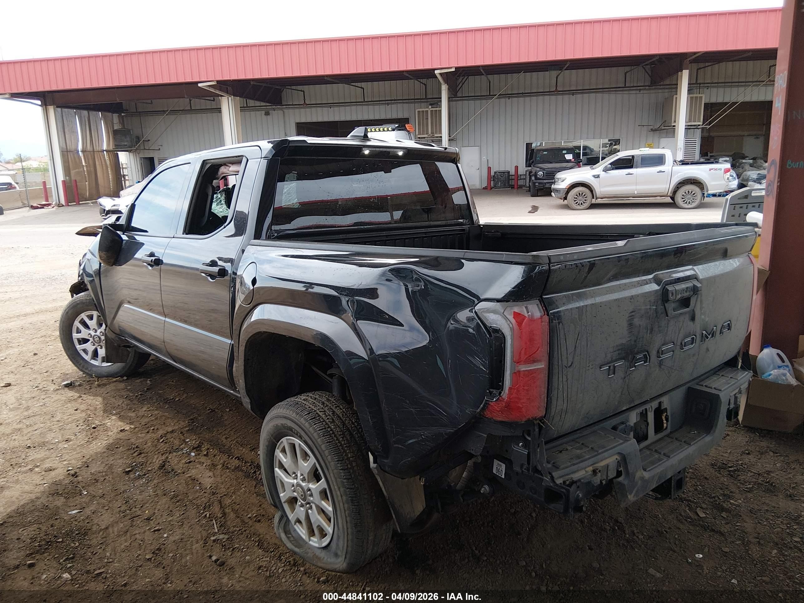 2024 Toyota Tacoma Sr Серый vin: 3TYKD5HNXRT009135