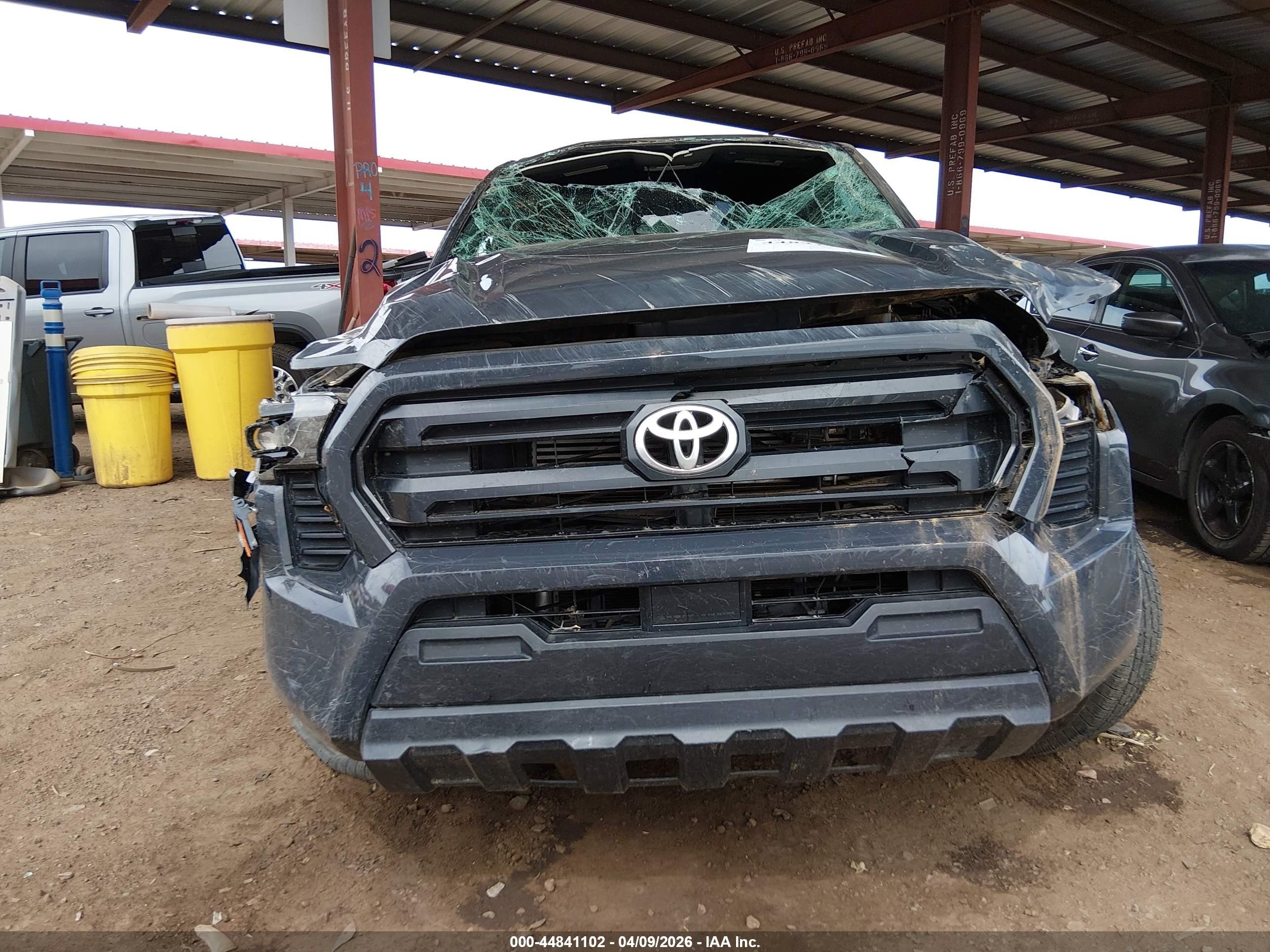2024 Toyota Tacoma Sr Серый vin: 3TYKD5HNXRT009135