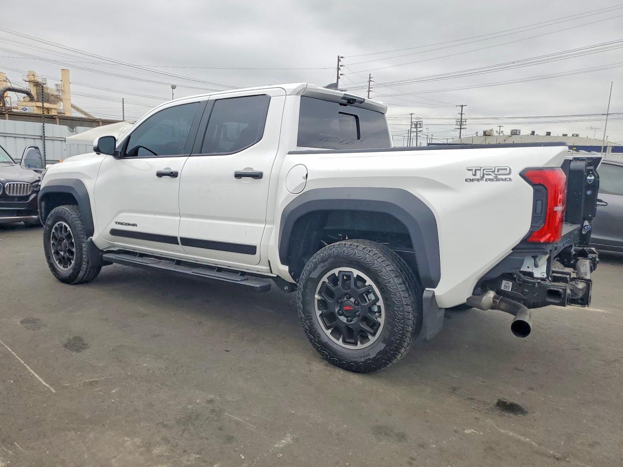 2026 Toyota Tacoma Trd Off-road White vin: 3TYLB5JN5TT119439