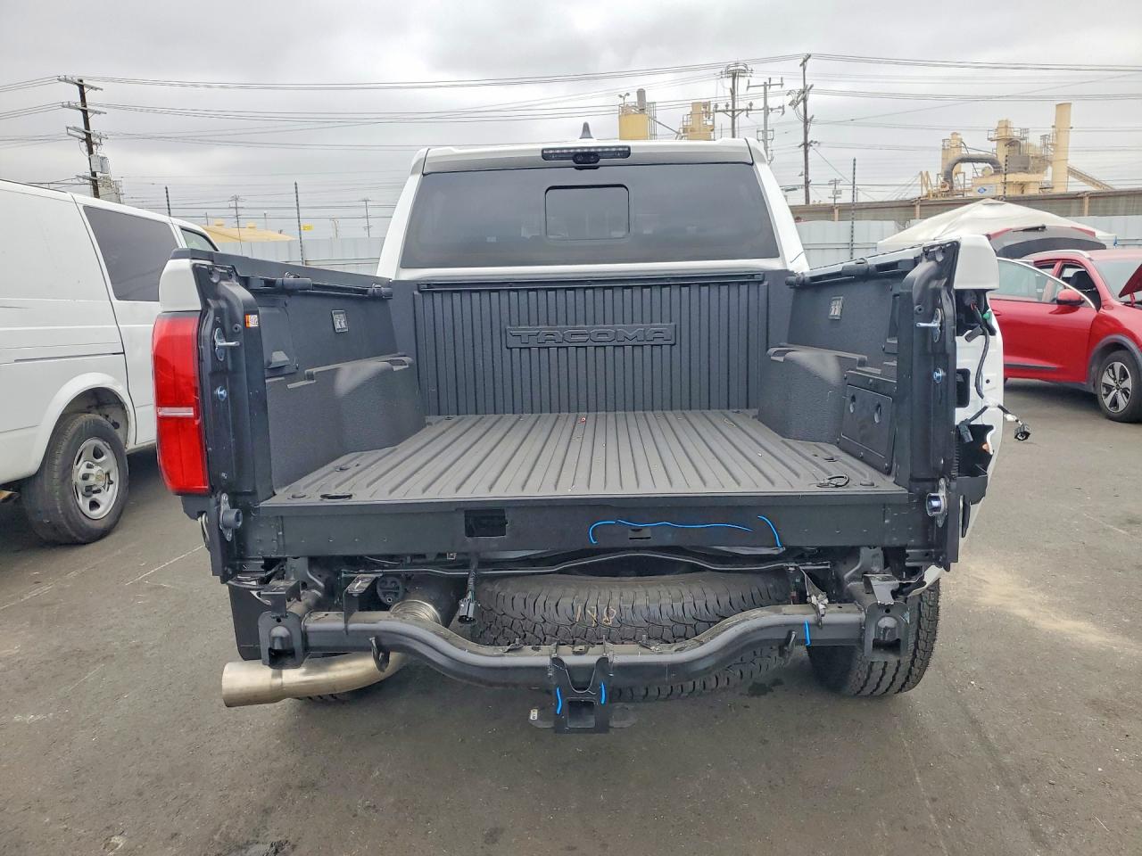 2026 Toyota Tacoma Trd Off-road White vin: 3TYLB5JN5TT119439