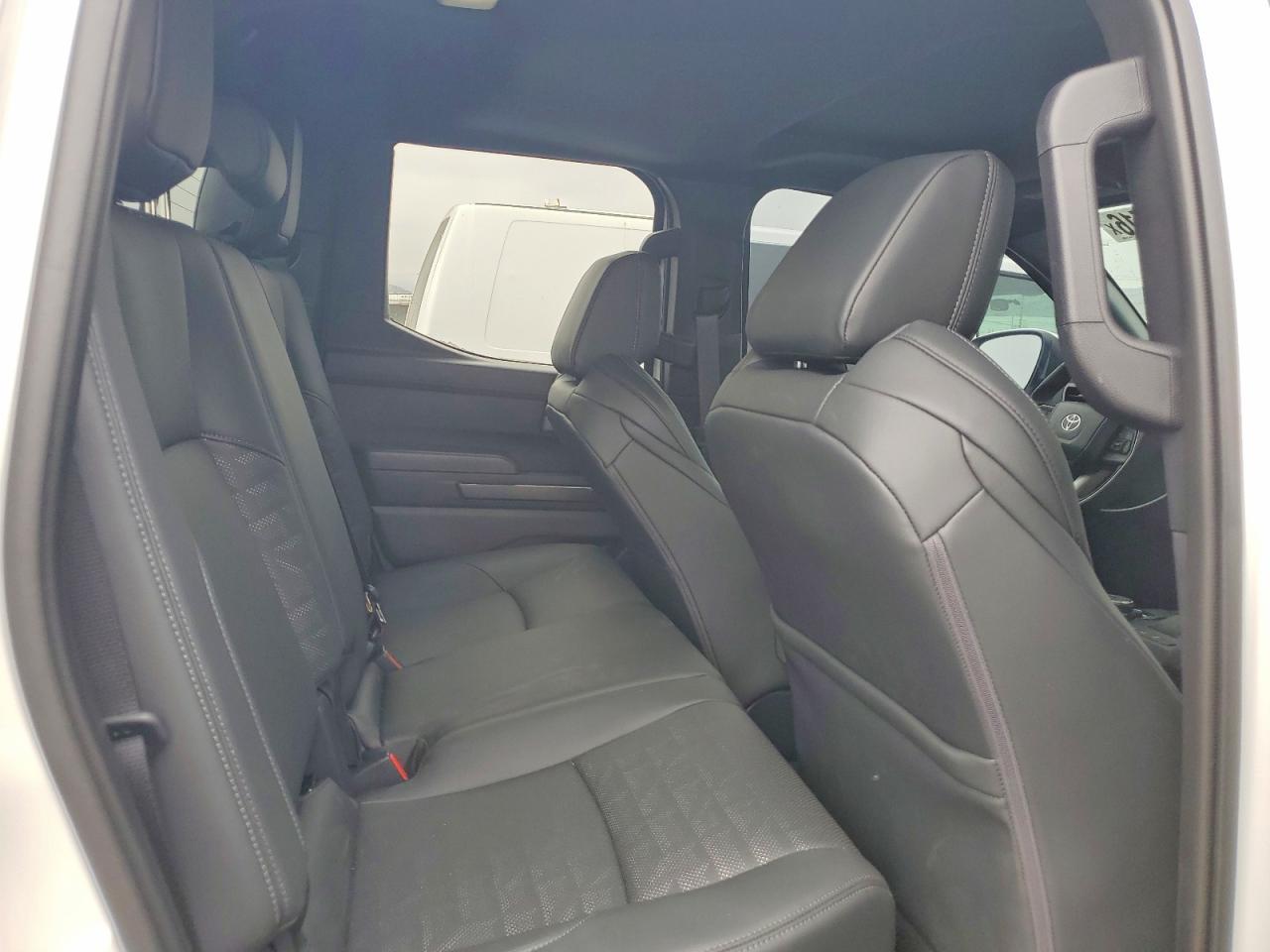 2026 Toyota Tacoma Trd Off-road White vin: 3TYLB5JN5TT119439