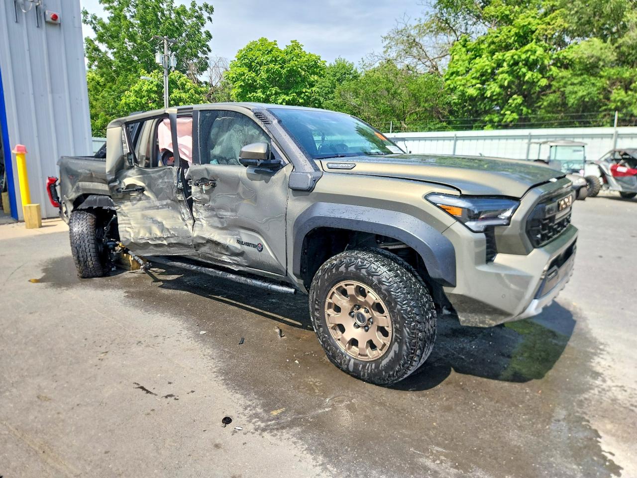 2025 Toyota Tacoma Trailhunter Hv Green vin: 3TYLC5LNXST036338