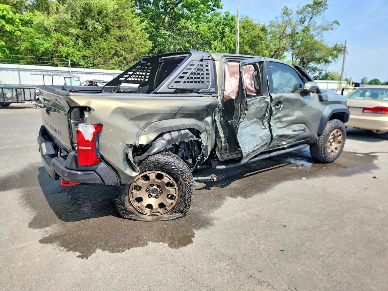2025 Toyota Tacoma Trailhunter Hv Green vin: 3TYLC5LNXST036338