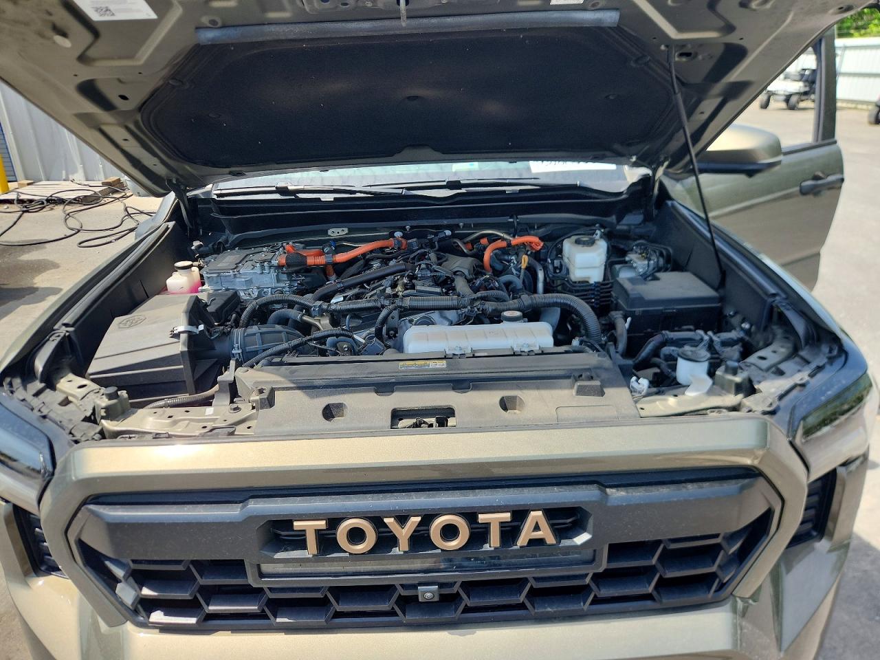 2025 Toyota Tacoma Trailhunter Hv Green vin: 3TYLC5LNXST036338