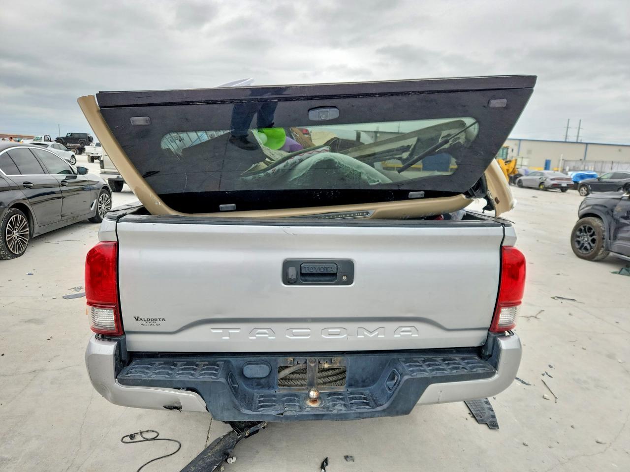 2022 Toyota Tacoma Sr Silver vin: 3TYRX5GN2NT040641