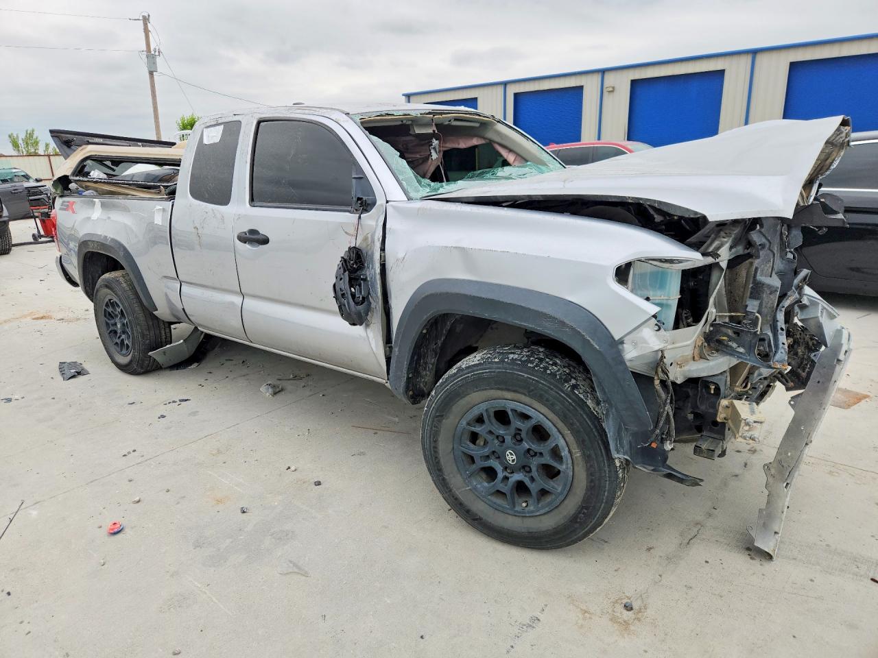 2022 Toyota Tacoma Sr Silver vin: 3TYRX5GN2NT040641