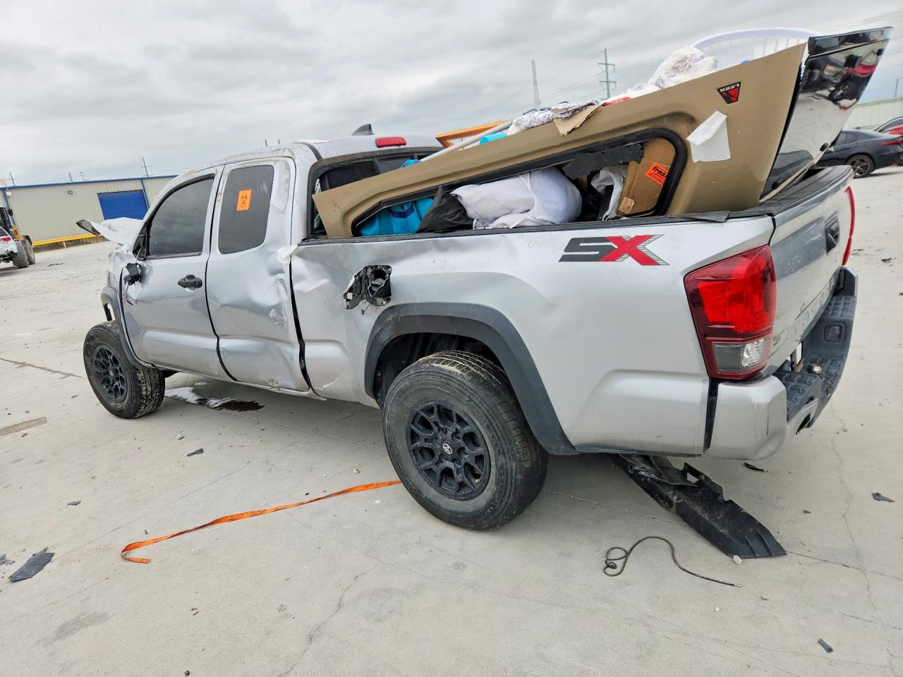 2022 Toyota Tacoma Sr Silver vin: 3TYRX5GN2NT040641