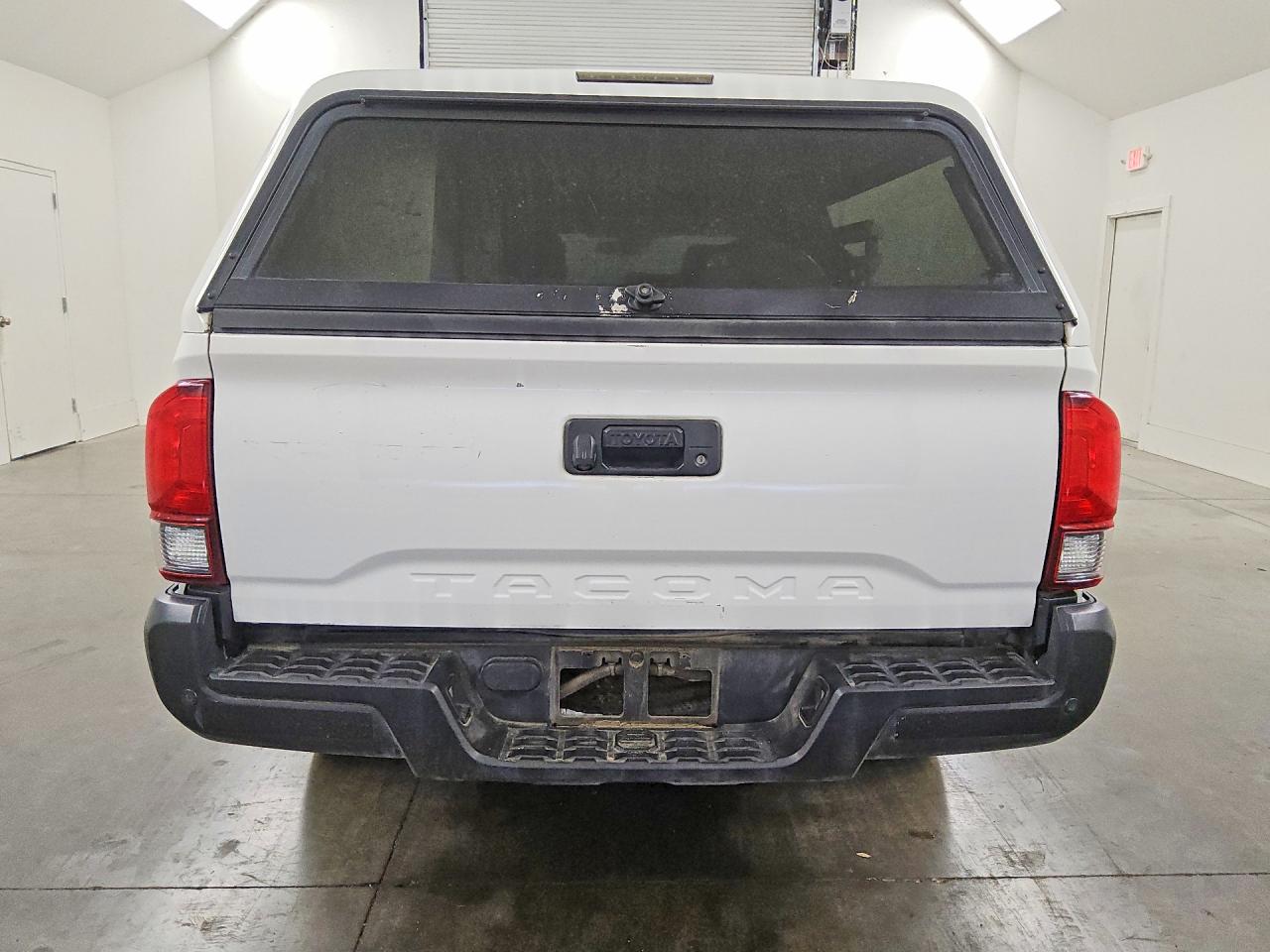 2022 Toyota Tacoma Sr White vin: 3TYRX5GN6NT053621