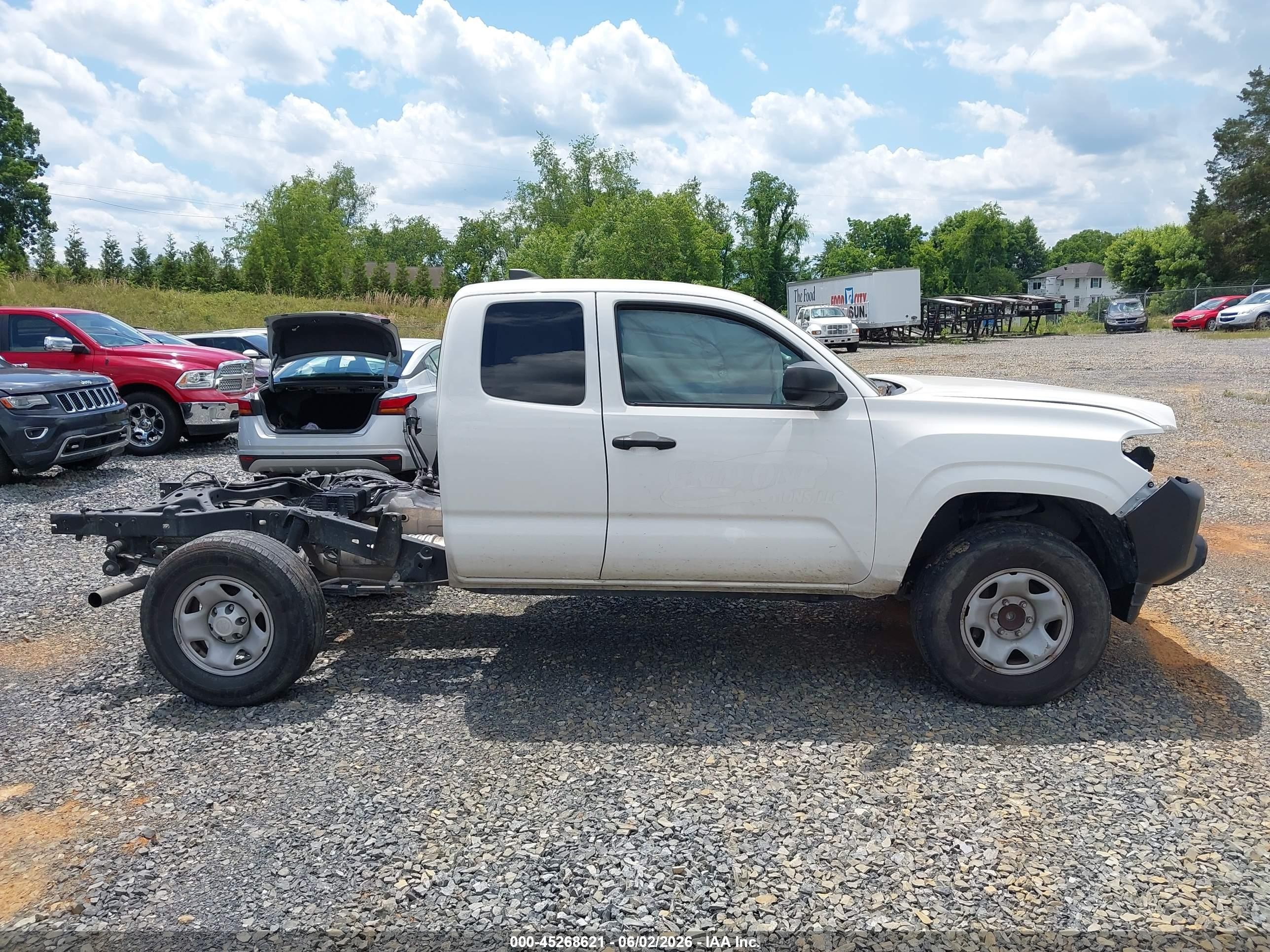 2021 Toyota Tacoma Sr Белый vin: 3TYRX5GN7MT013059