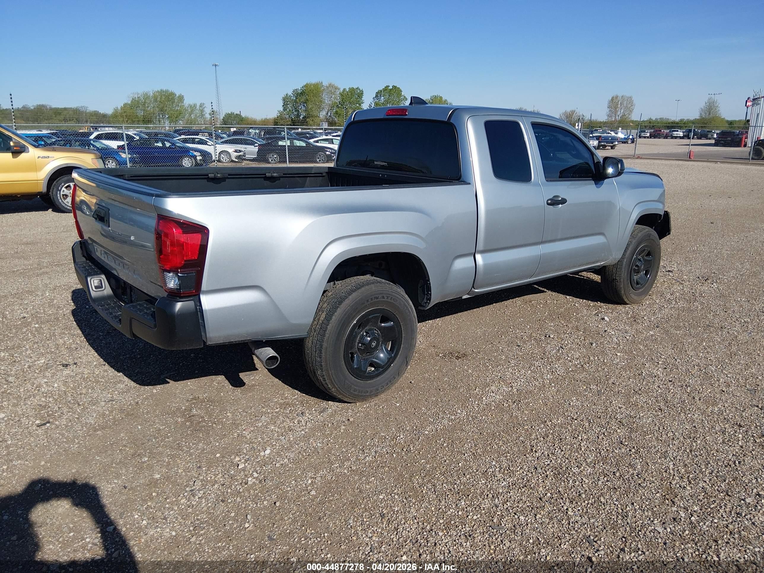 2023 Toyota Tacoma Sr Серебряный vin: 3TYRX5GNXPT085054
