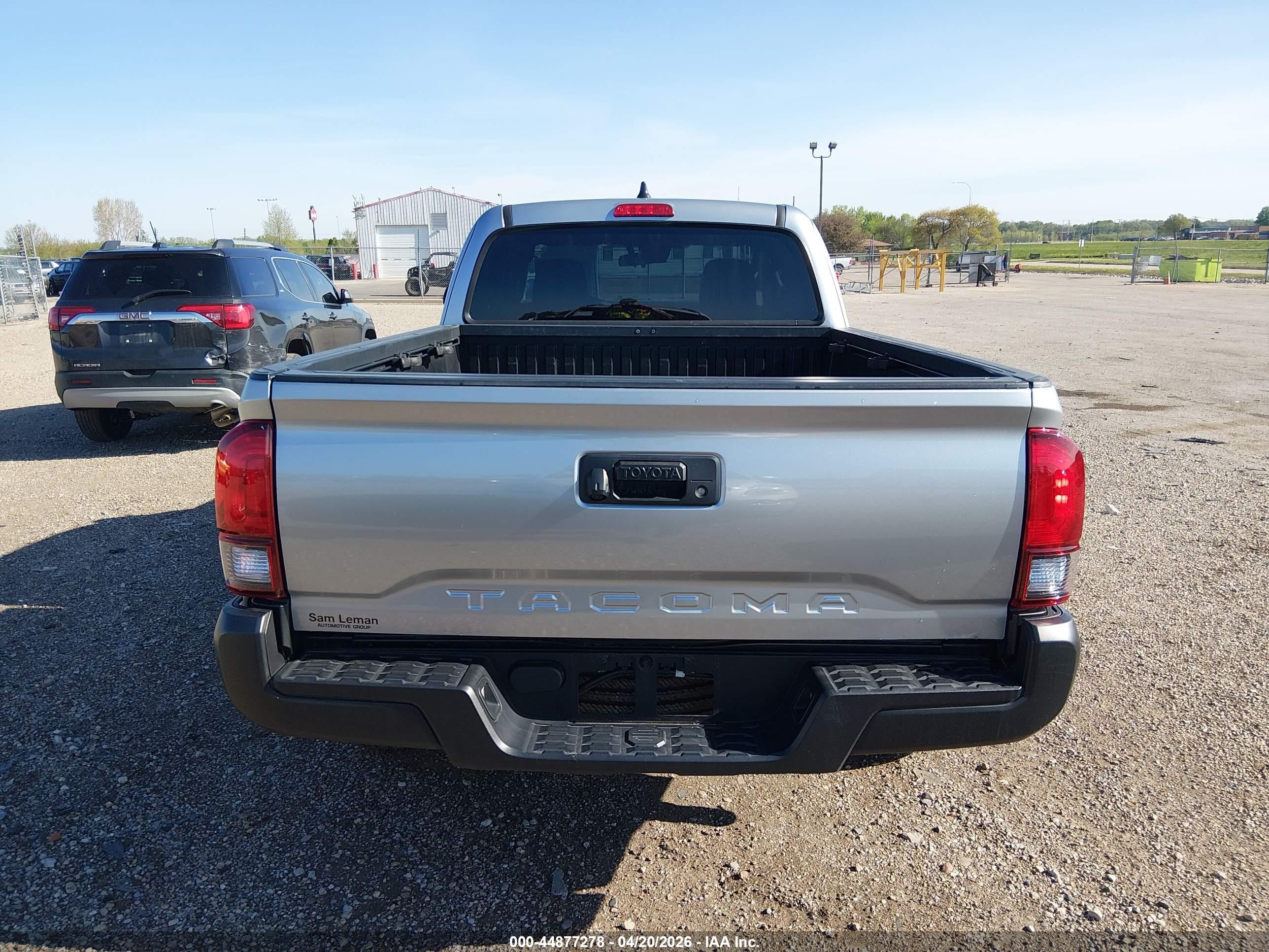 2023 Toyota Tacoma Sr Серебряный vin: 3TYRX5GNXPT085054