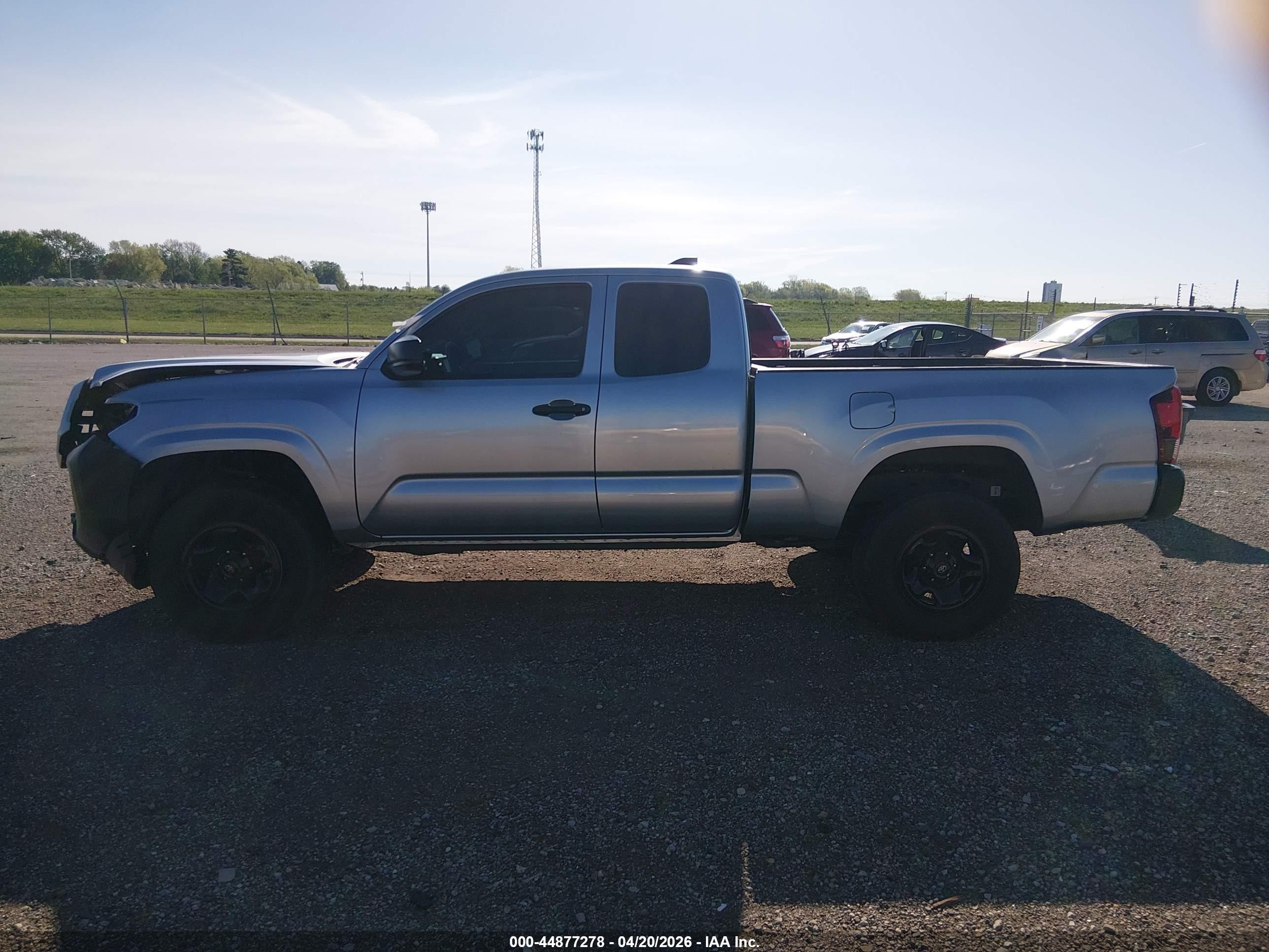2023 Toyota Tacoma Sr Серебряный vin: 3TYRX5GNXPT085054