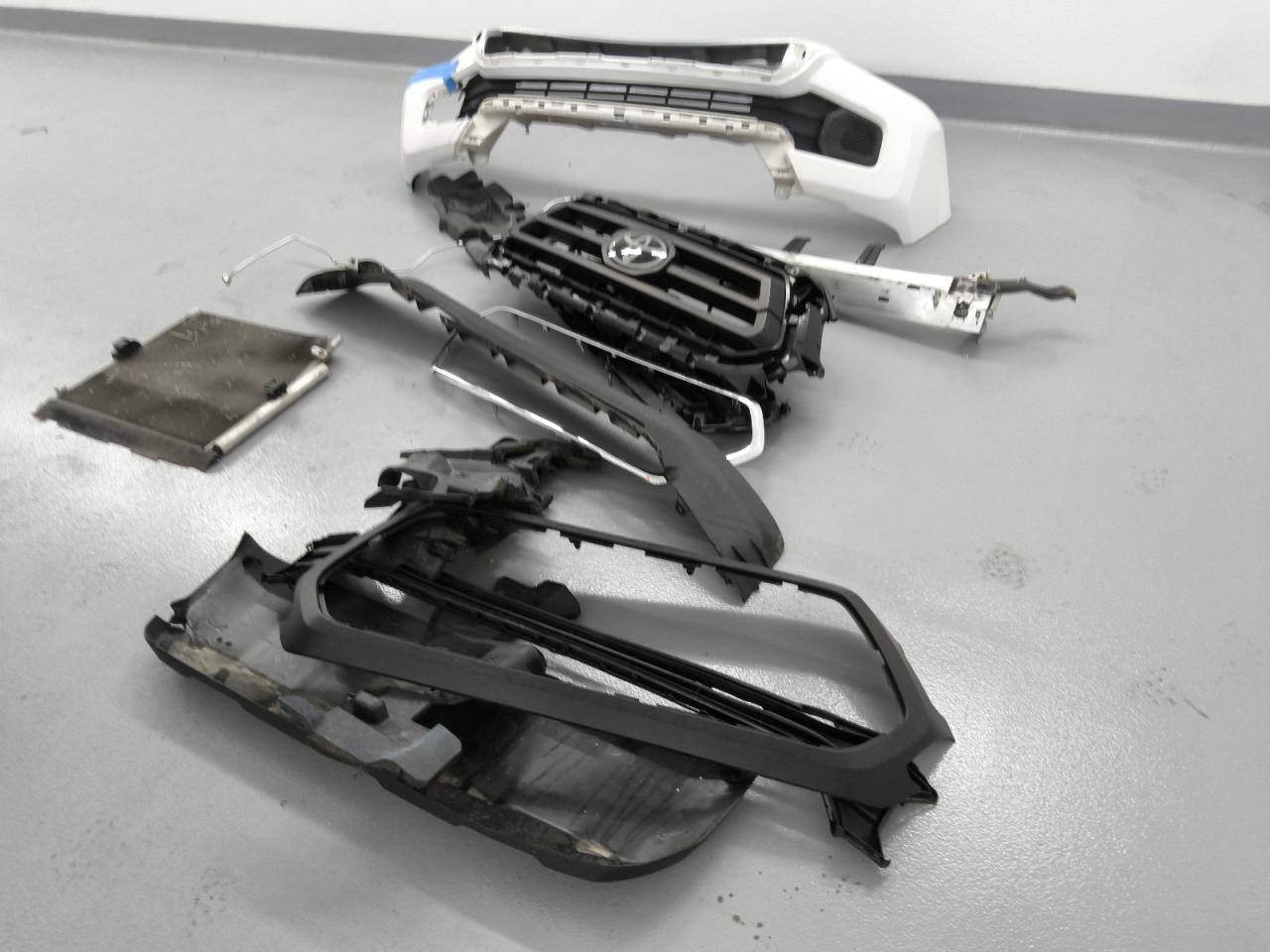 2023 Toyota Tacoma Sr V6 Белый vin: 3TYRZ5CN8PT024723 Damage: Front Bumper Reinforcement, Broken, Replacement Required