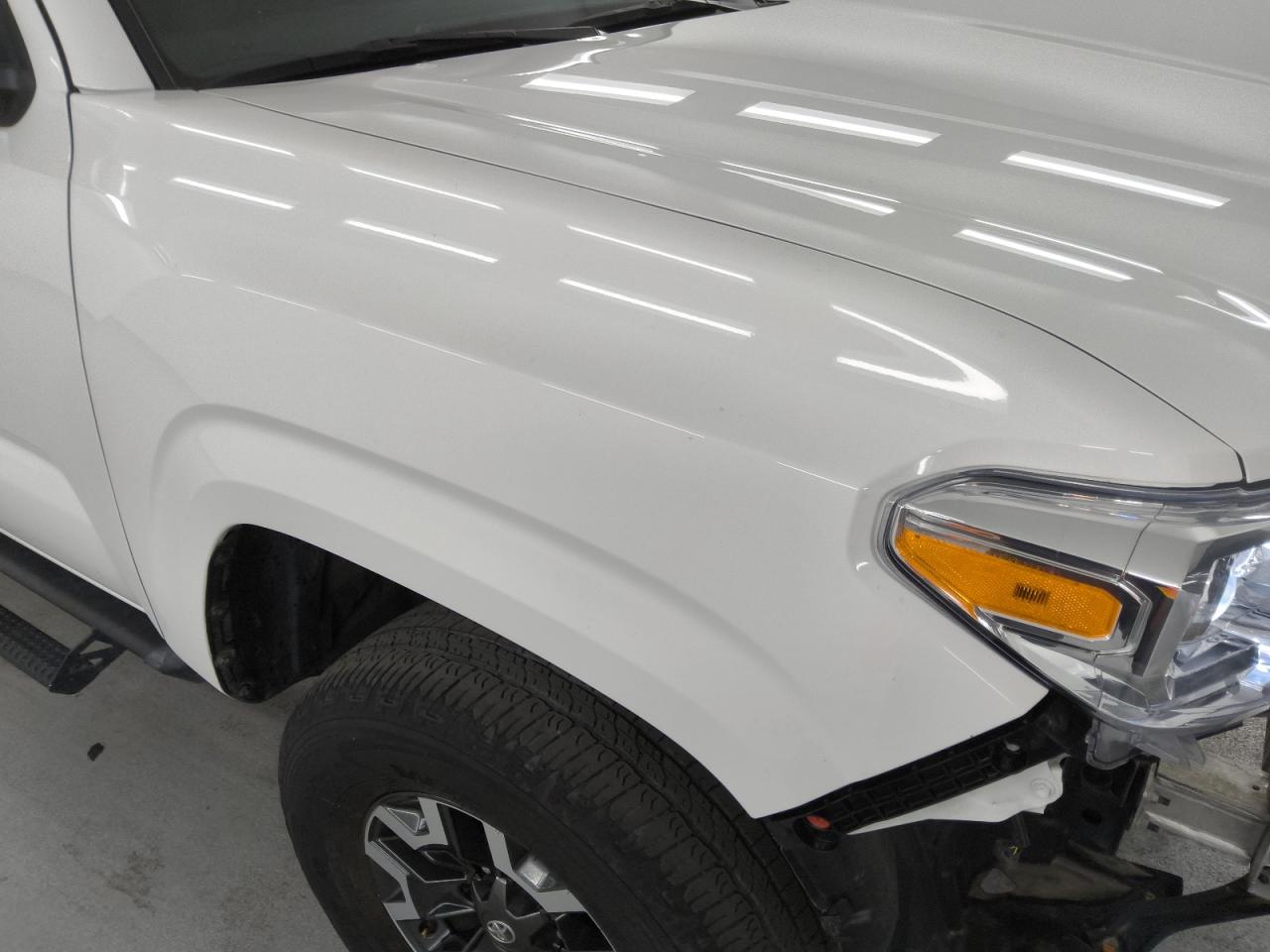 2023 Toyota Tacoma Sr V6 Белый vin: 3TYRZ5CN8PT024723 Damage: Right Front Fender, Chipped, 2