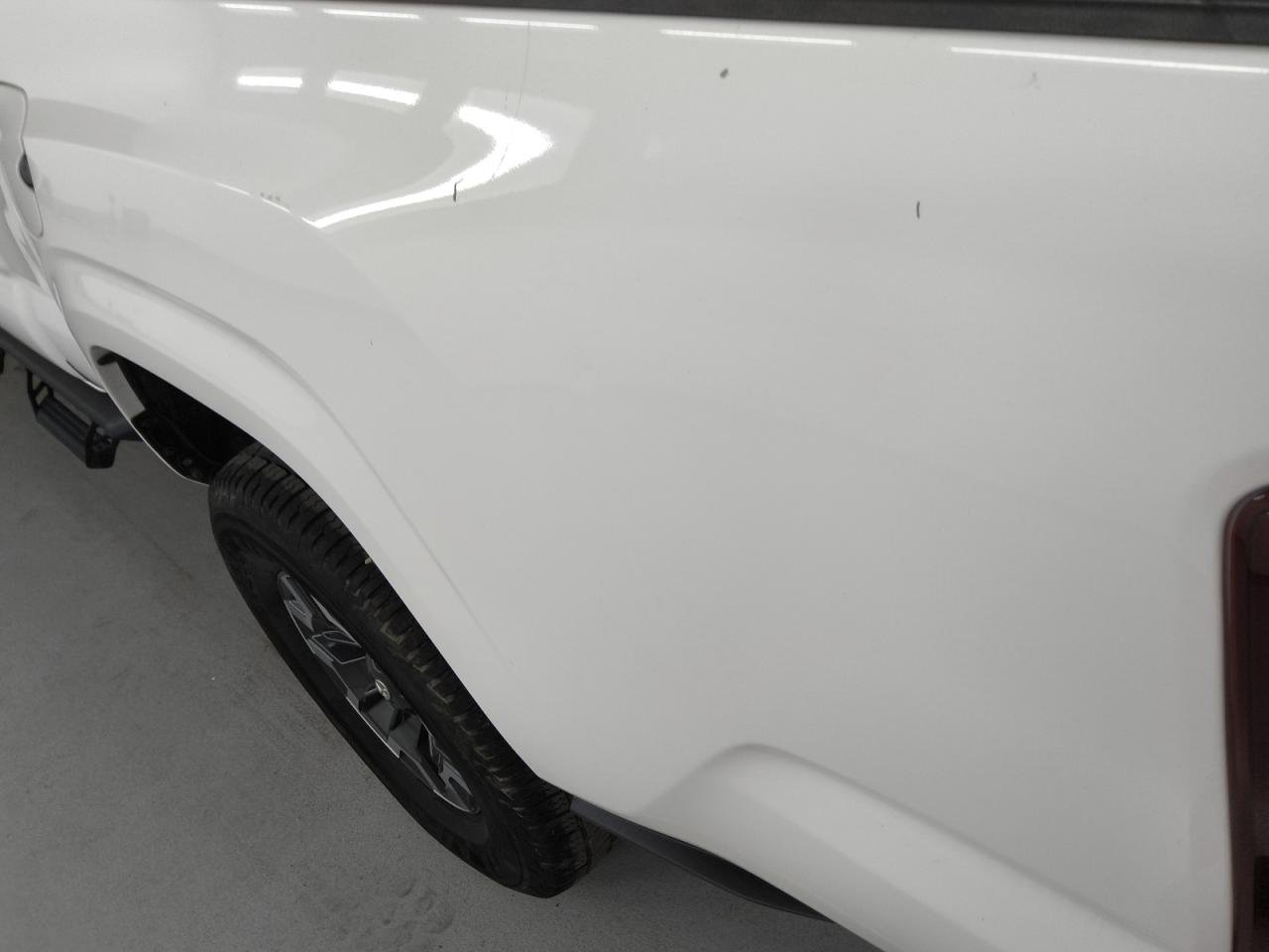 2023 Toyota Tacoma Sr V6 Белый vin: 3TYRZ5CN8PT024723 Damage: Left Bed Side, Heavy Scratch, 3 To 4 Inches