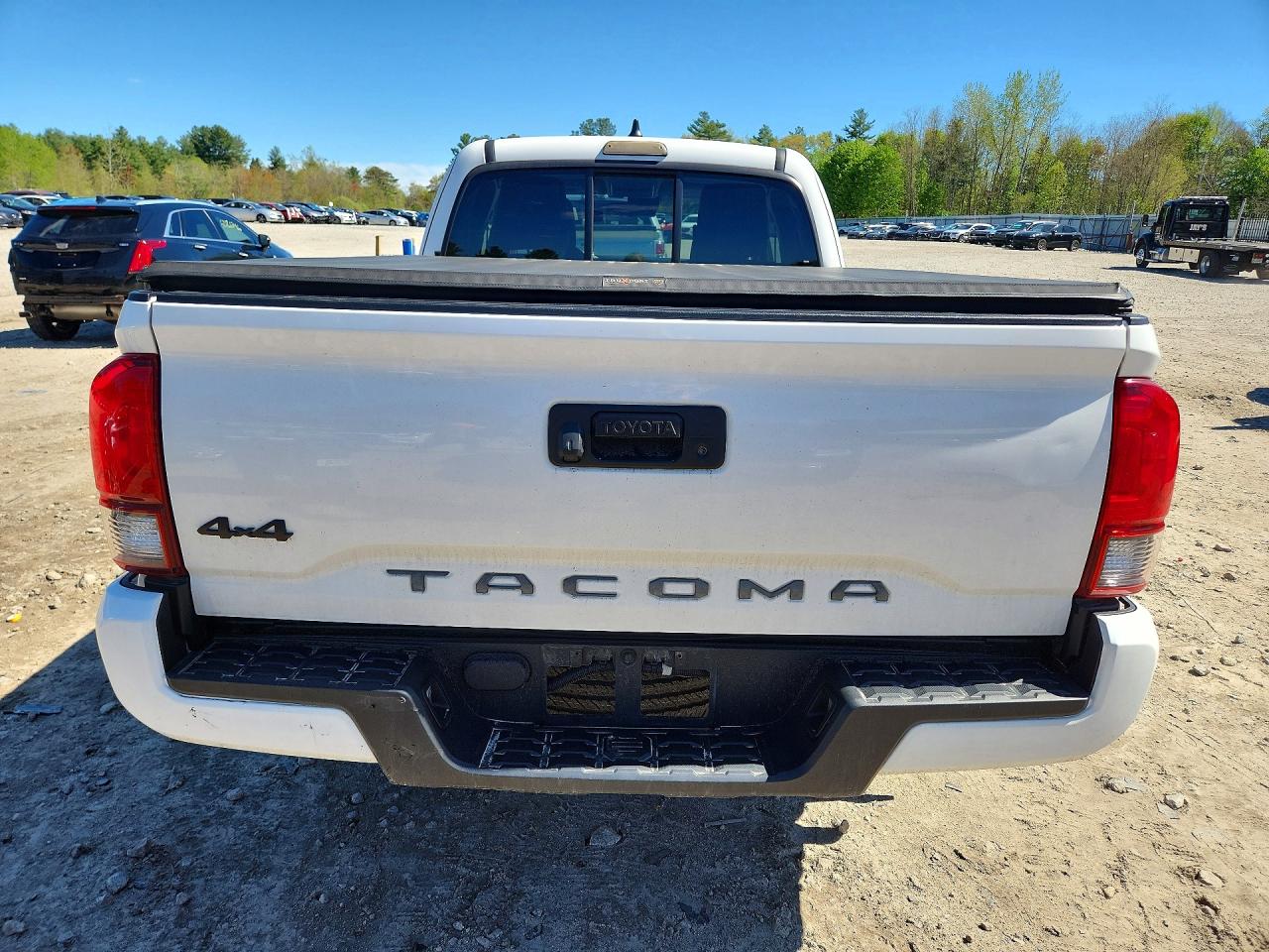 2020 Toyota Tacoma Sr White vin: 3TYSX5ENXLT001992