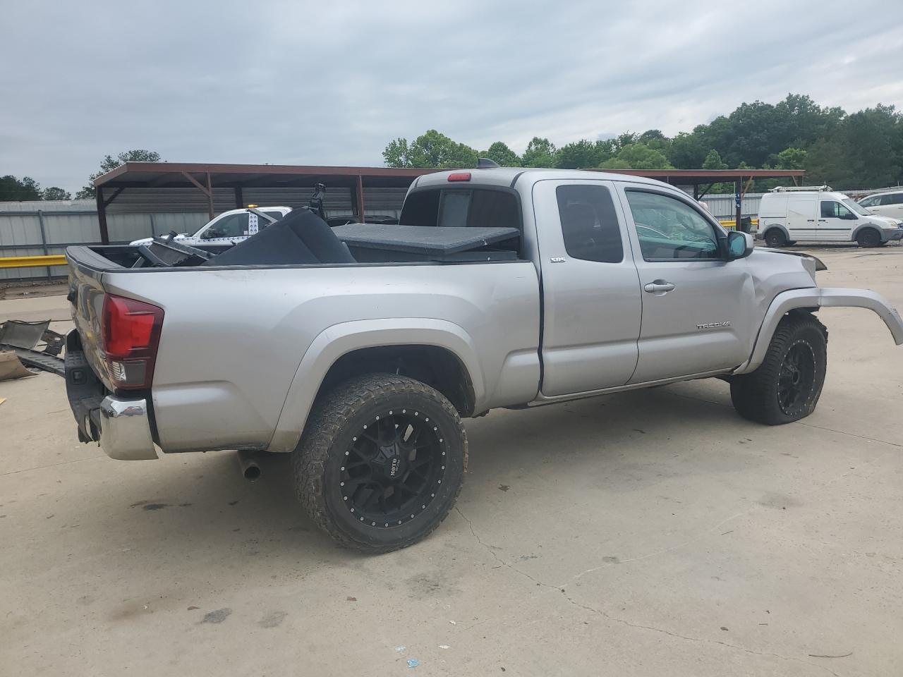 2021 Toyota Tacoma Sr5 V6 Silver vin: 3TYSZ5AN4MT015176 Damage: Right Bed Side, Dent(S) W/ Paint Dmg, 3 To 4 Inches