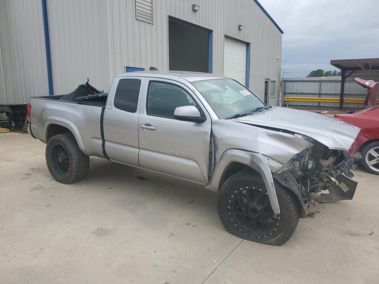 2021 Toyota Tacoma Sr5 V6 Silver vin: 3TYSZ5AN4MT015176 Damage: Right Front Door, Dent(S) W/ Paint Dmg, > 12 Inches
