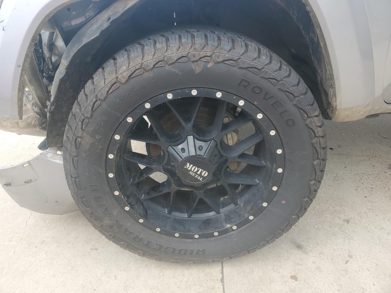 2021 Toyota Tacoma Sr5 V6 Silver vin: 3TYSZ5AN4MT015176 Damage: Left Front Wheel, Aftermarket, Acceptable