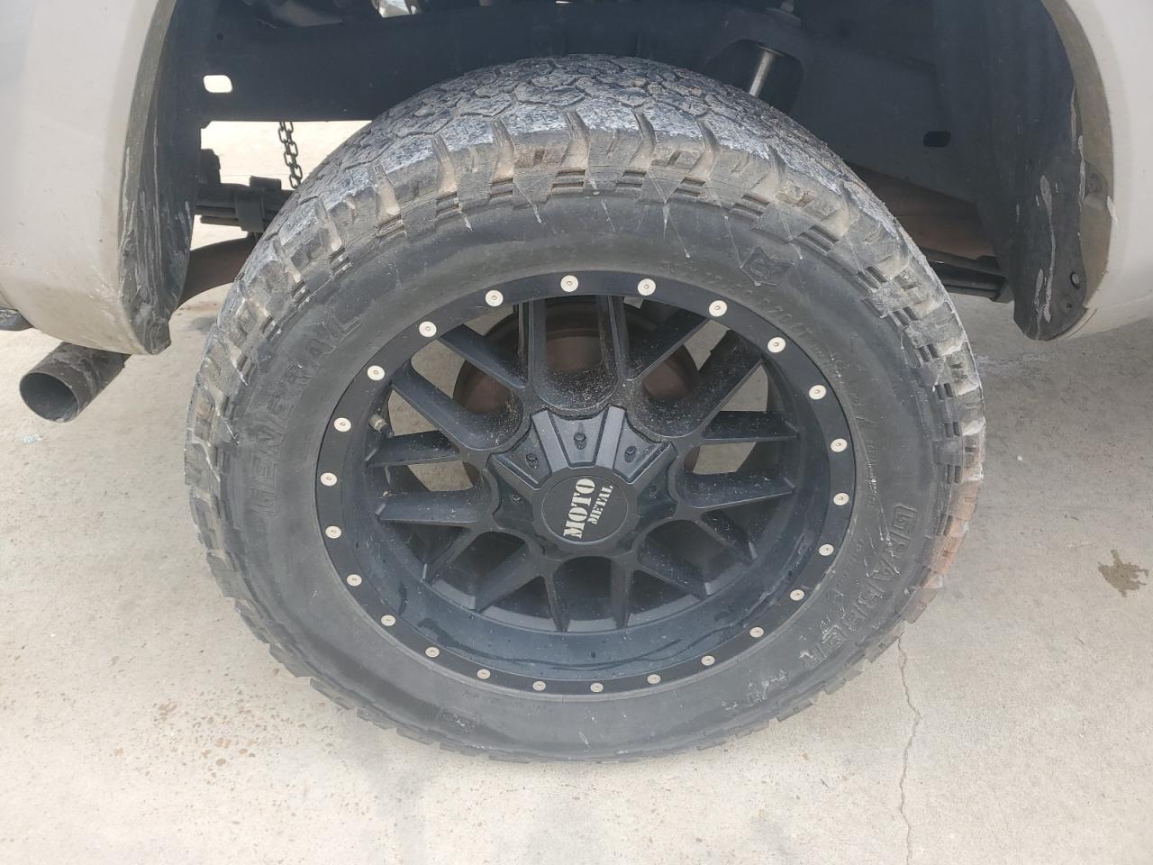2021 Toyota Tacoma Sr5 V6 Silver vin: 3TYSZ5AN4MT015176 Damage: Right Rear Wheel, Aftermarket, Acceptable
