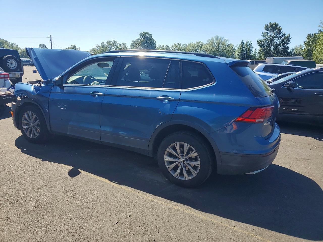 2018 Volkswagen Tiguan S Синий vin: 3VV0B7AX0JM108410