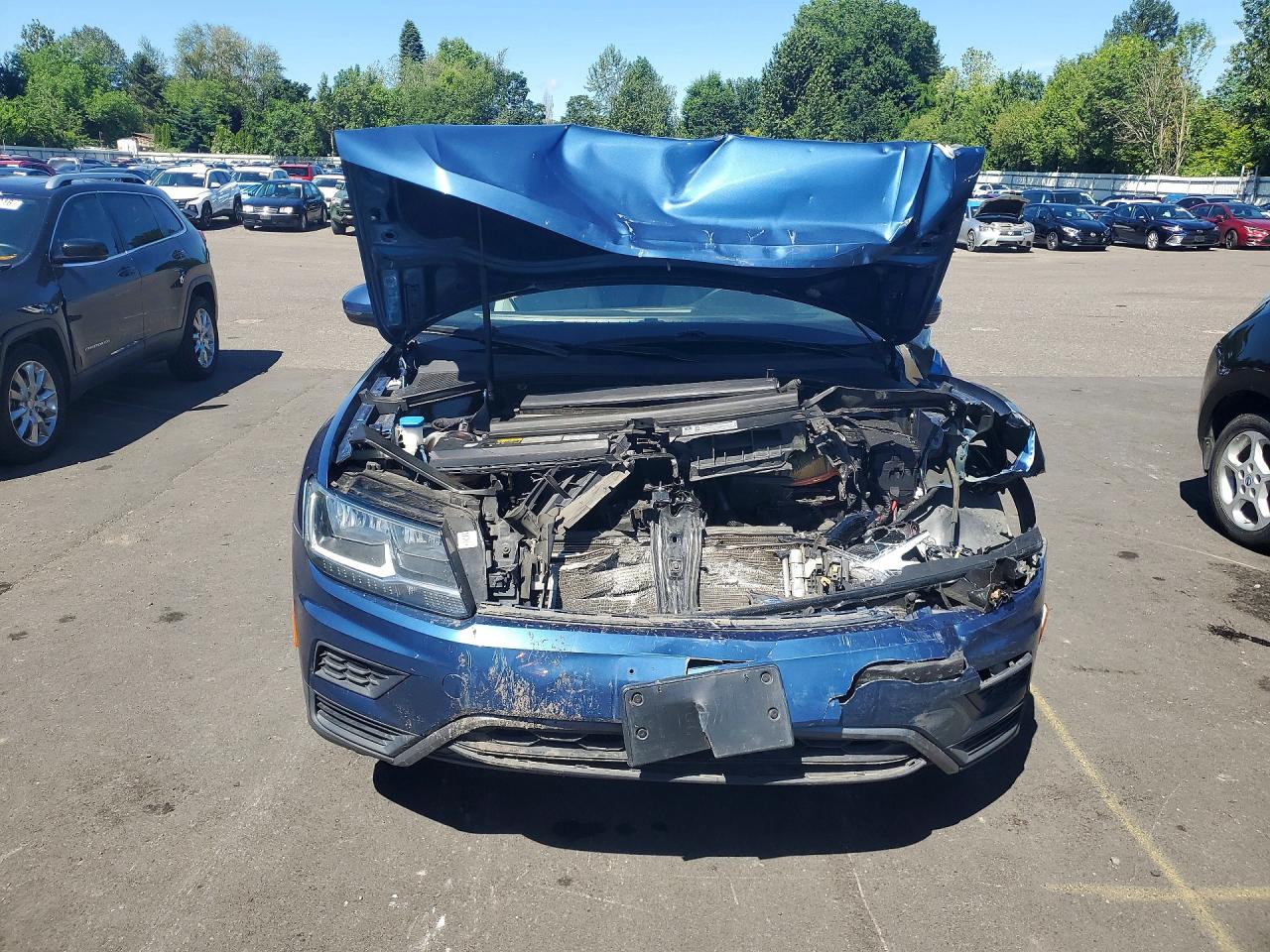 2018 Volkswagen Tiguan S Синий vin: 3VV0B7AX0JM108410