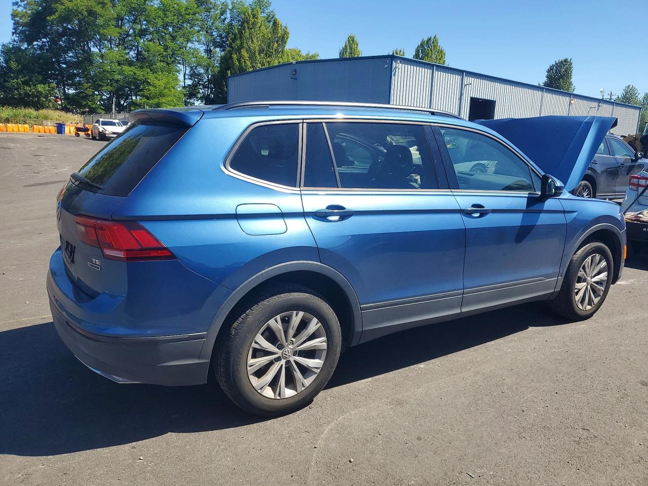 2018 Volkswagen Tiguan S Синий vin: 3VV0B7AX0JM108410