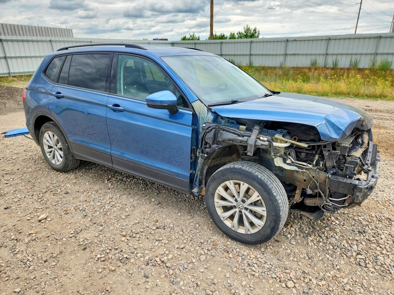 2019 Volkswagen Tiguan S Blue vin: 3VV0B7AX1KM083938