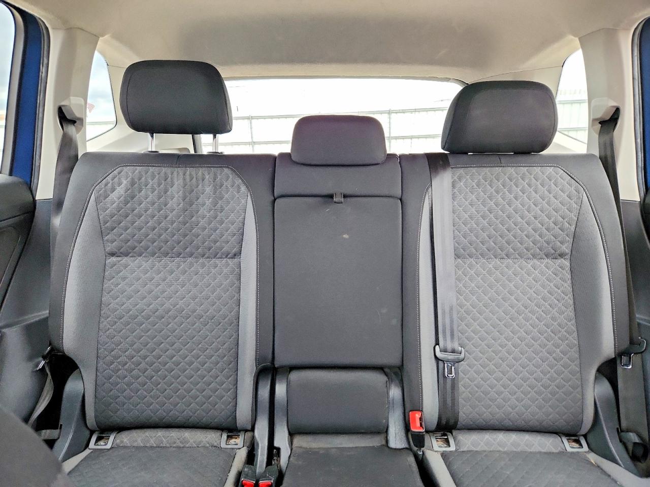 2019 Volkswagen Tiguan S Blue vin: 3VV0B7AX1KM083938