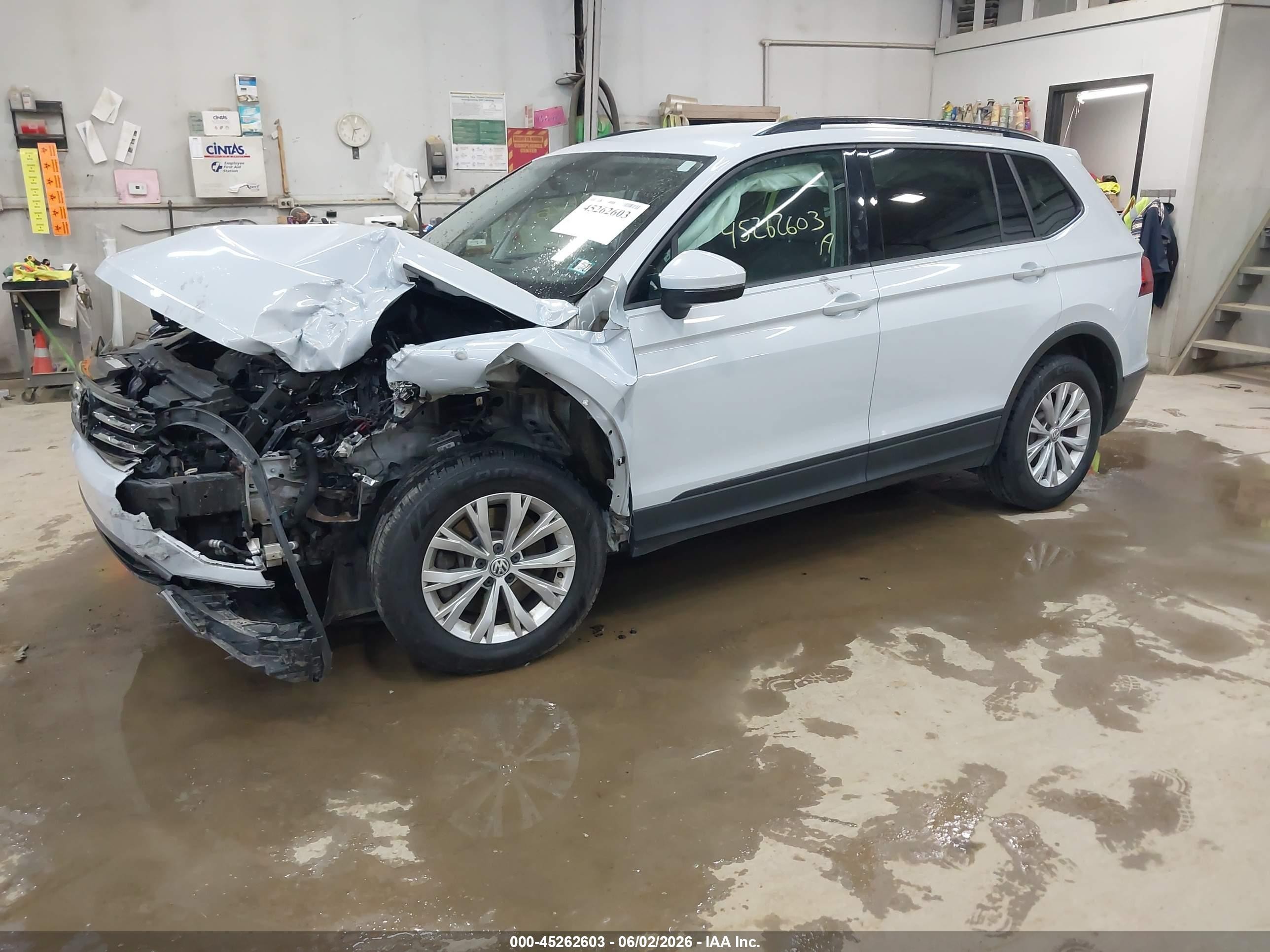 2018 Volkswagen Tiguan 2.0t S Серебряный vin: 3VV0B7AX2JM066564
